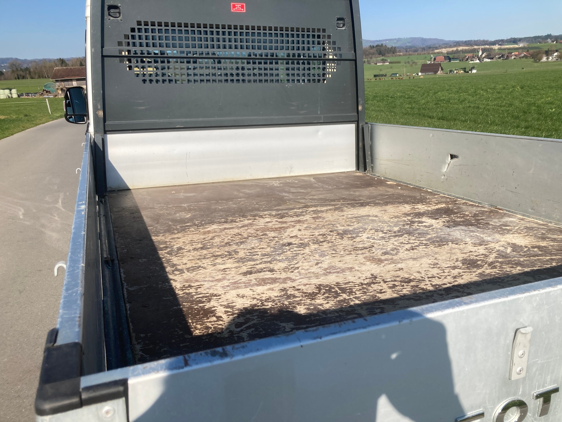PEUGEOT Boxer 2.2 BlueHDI Doppelkabine mit Anhängerkupplung und Brücke-image-6