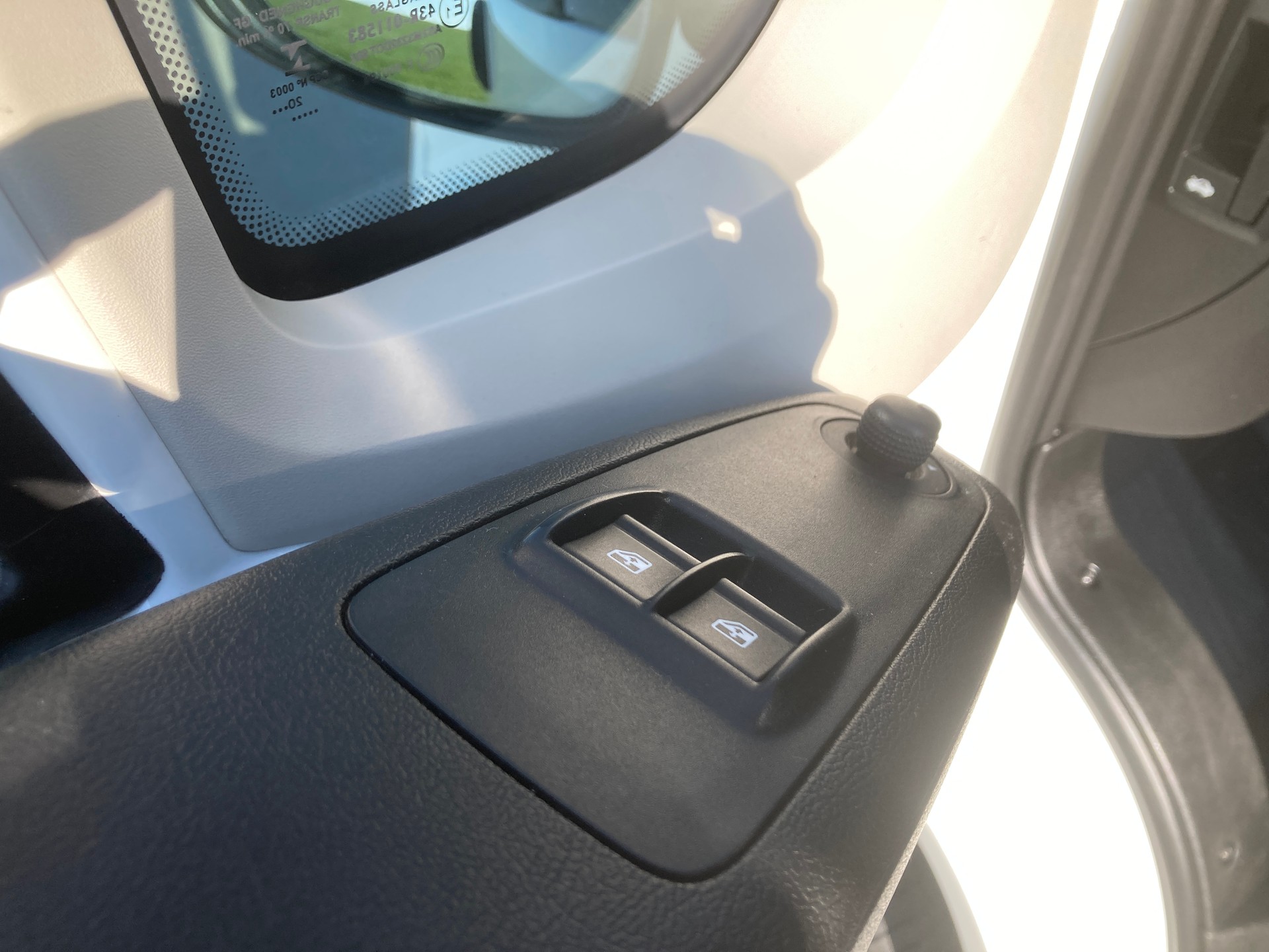 PEUGEOT Boxer 2.2 BlueHDI Doppelkabine mit Anhängerkupplung und Brücke-image-10