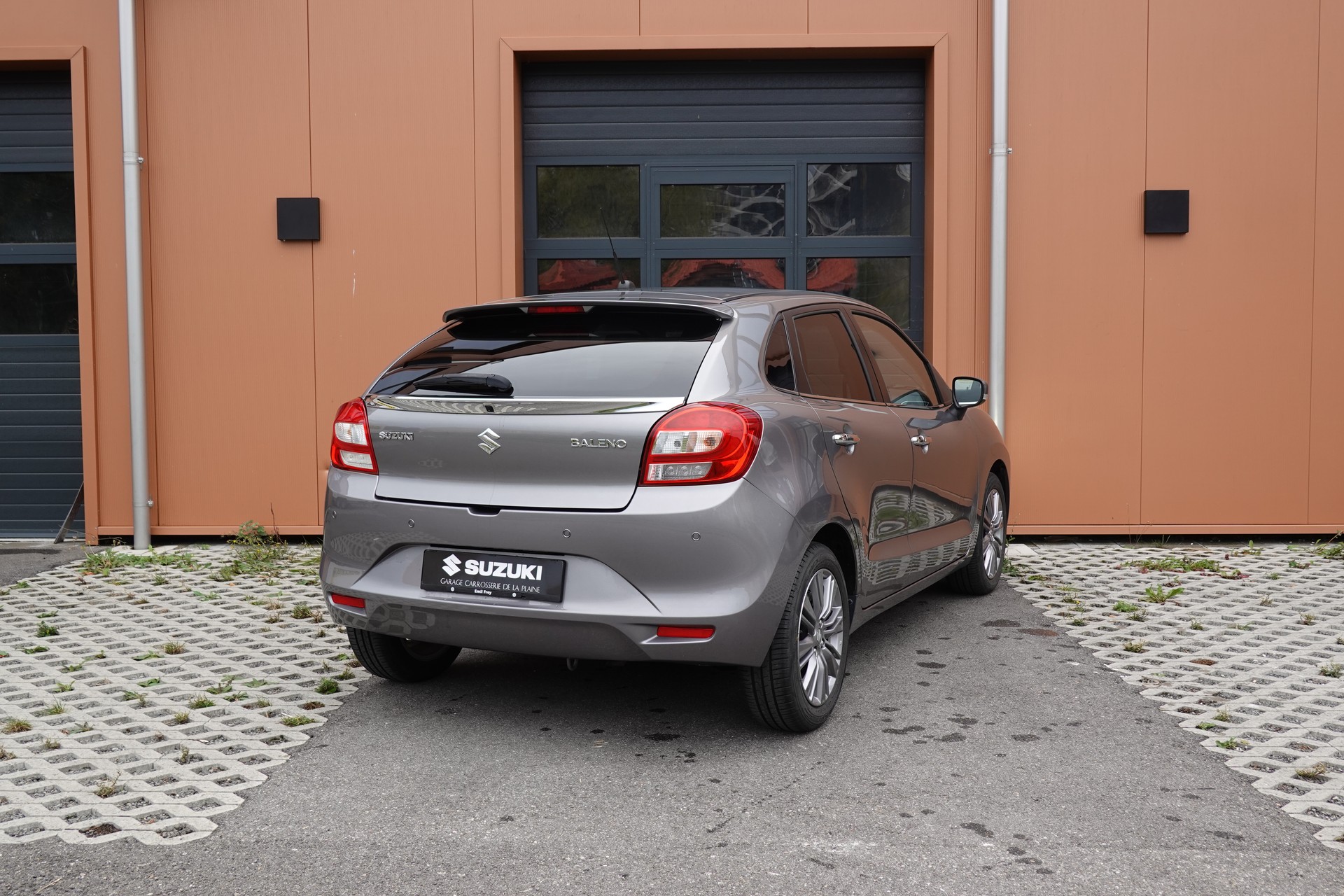 SUZUKI Baleno 1.0 Boosterjet Compact Top Automat-image-7