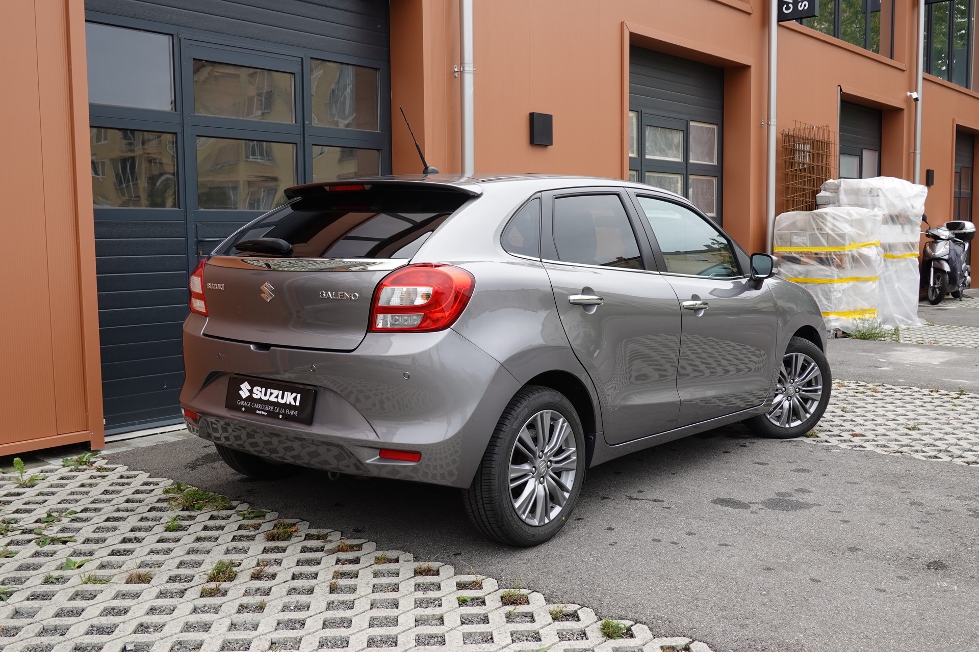 SUZUKI Baleno 1.0 Boosterjet Compact Top Automat-image-6