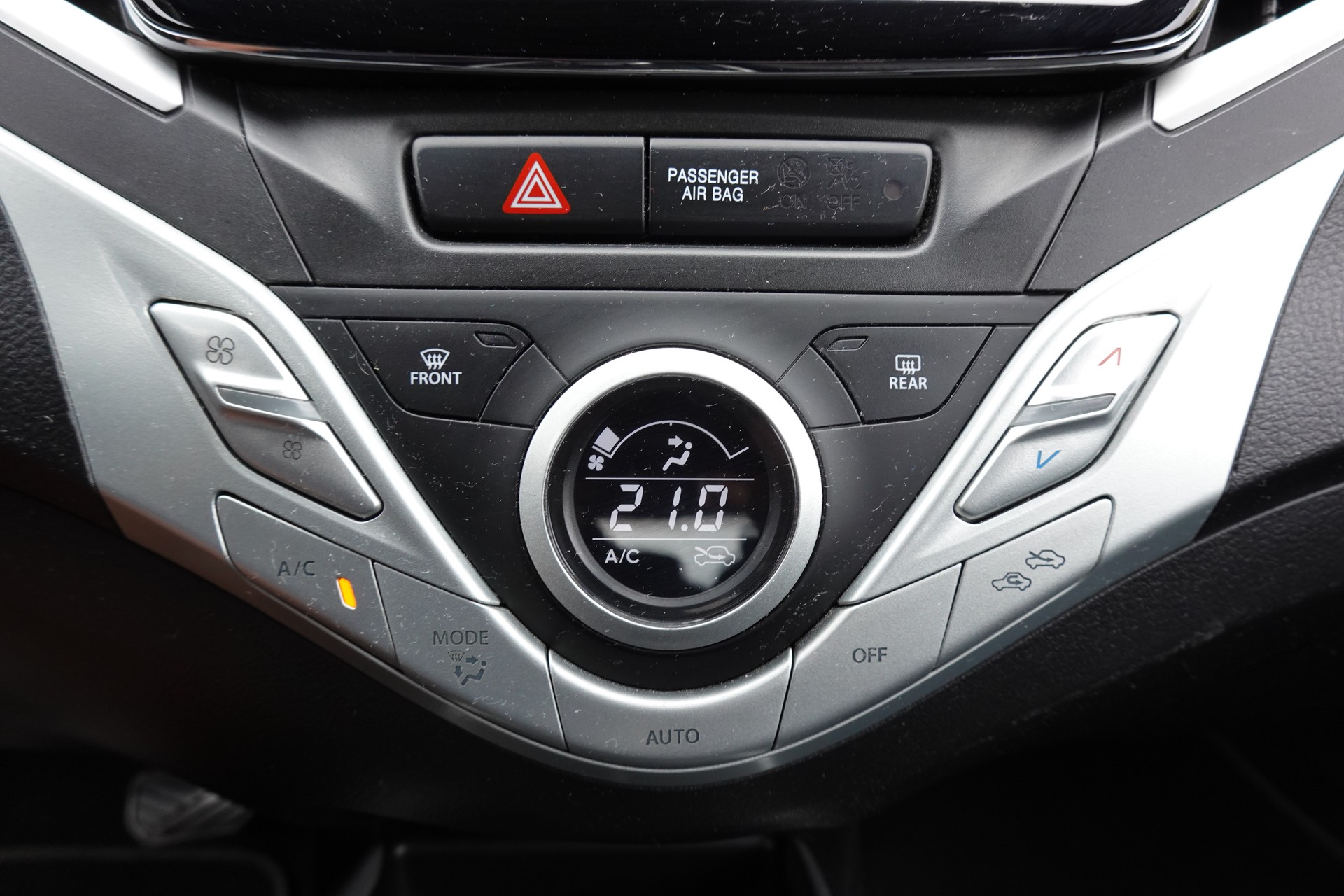 SUZUKI Baleno 1.0 Boosterjet Compact Top Automat-image-18