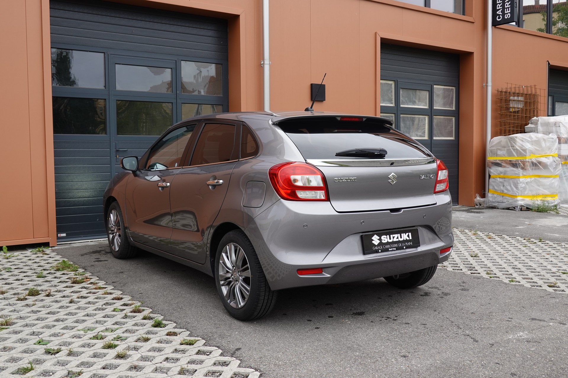 SUZUKI Baleno 1.0 Boosterjet Compact Top Automat-image-9