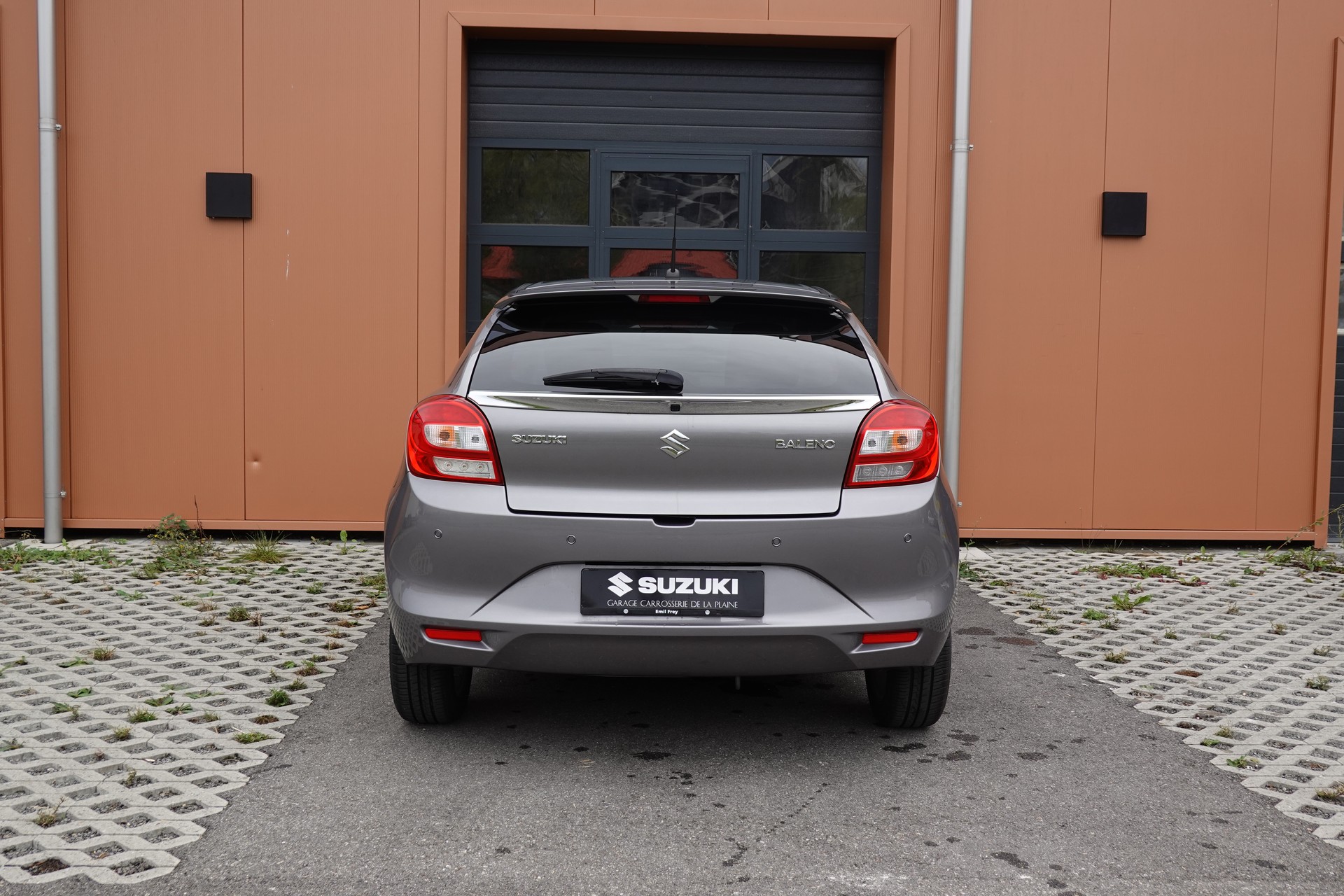 SUZUKI Baleno 1.0 Boosterjet Compact Top Automat-image-8