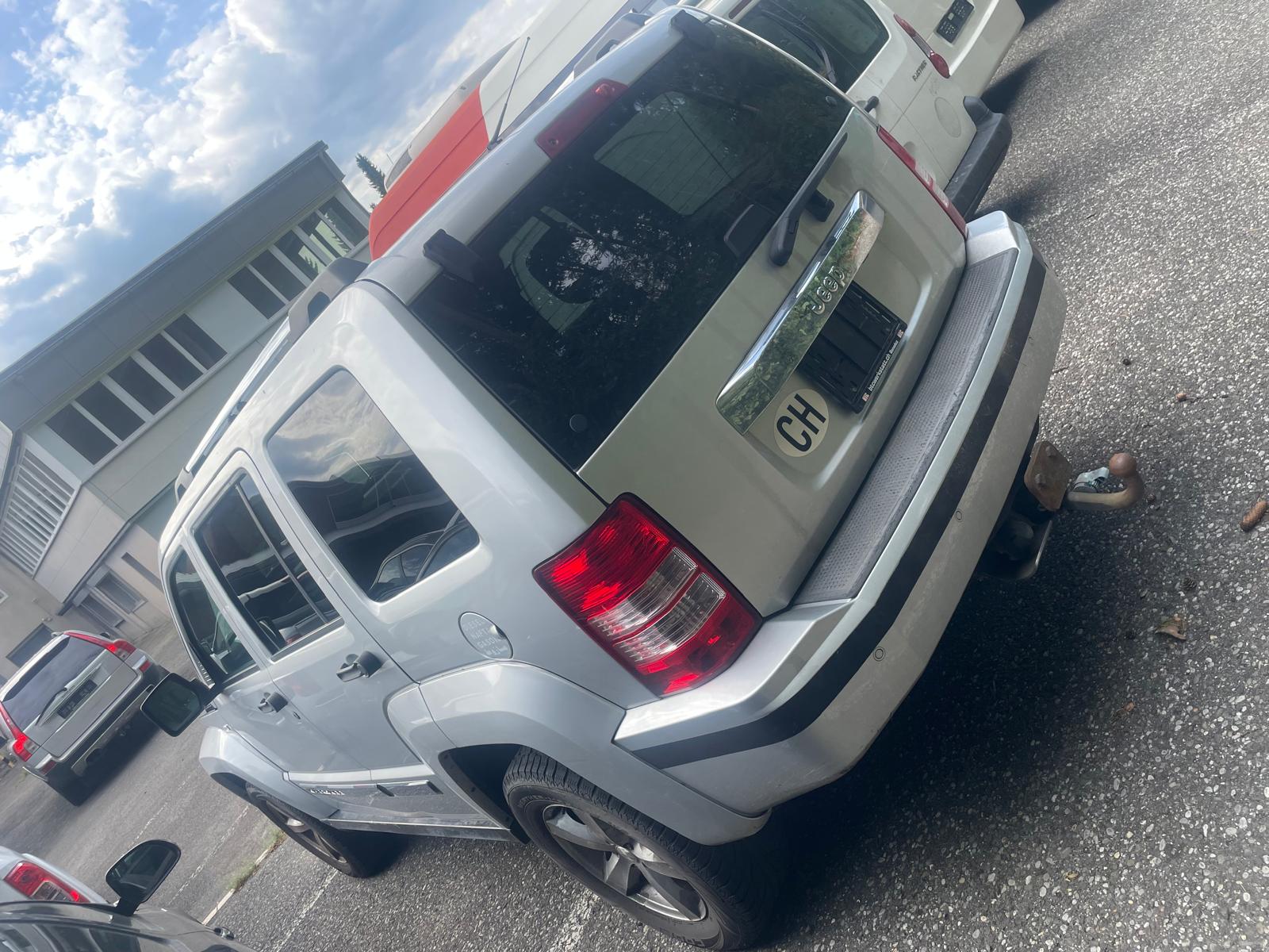 JEEP Cherokee 2.8 CRD Sport Automatic-image-2