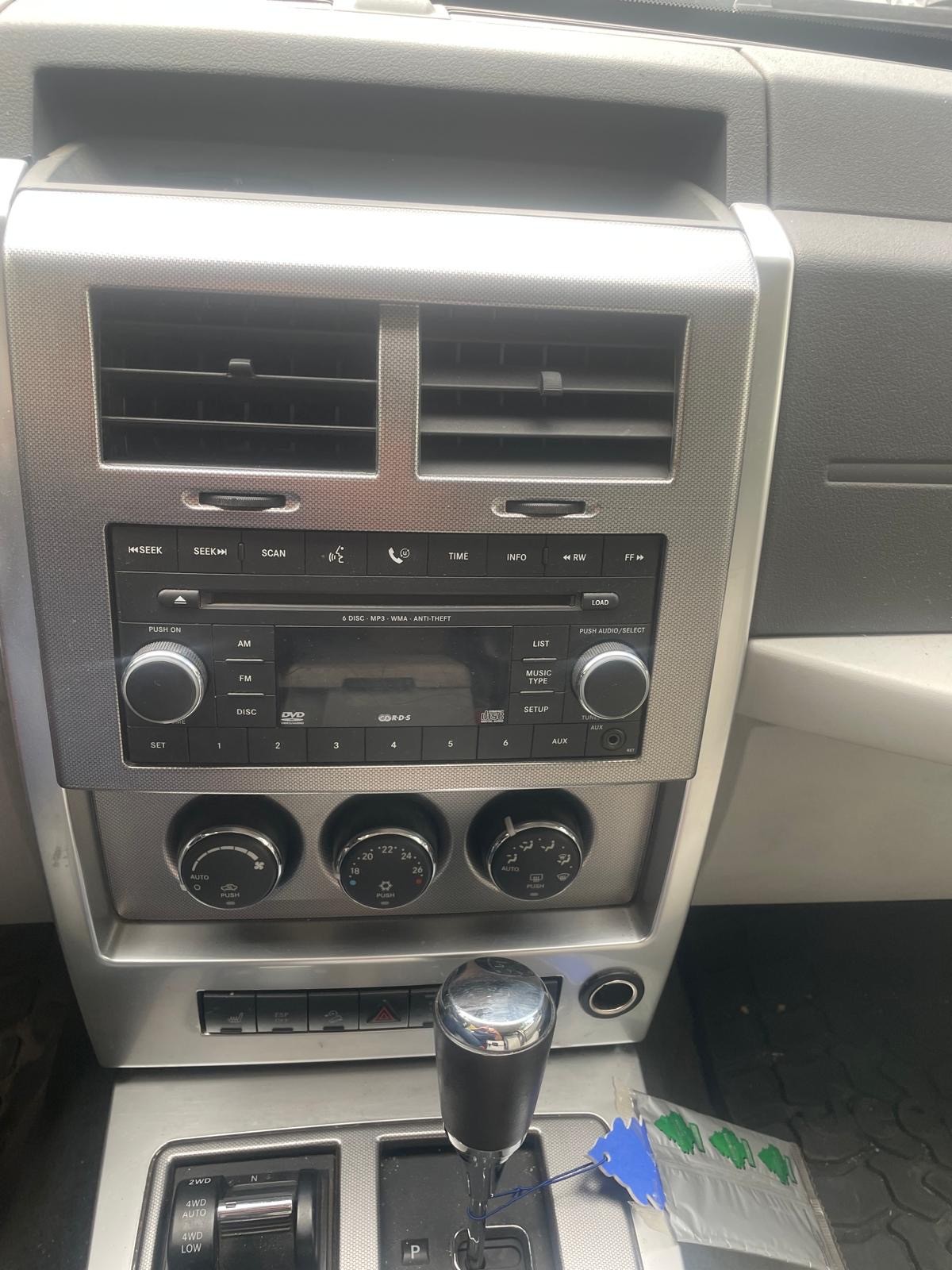 JEEP Cherokee 2.8 CRD Sport Automatic-image-12