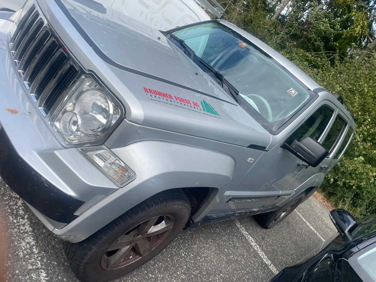 JEEP Cherokee 2.8 CRD Sport Automatic-image-1