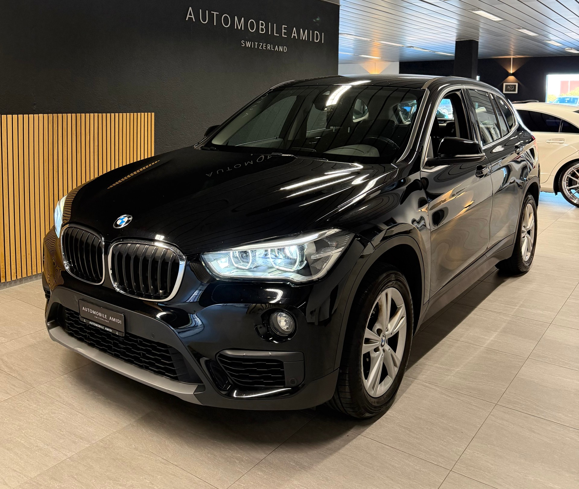 BMW X1 sDrive 18i xLine Steptronic-image-0