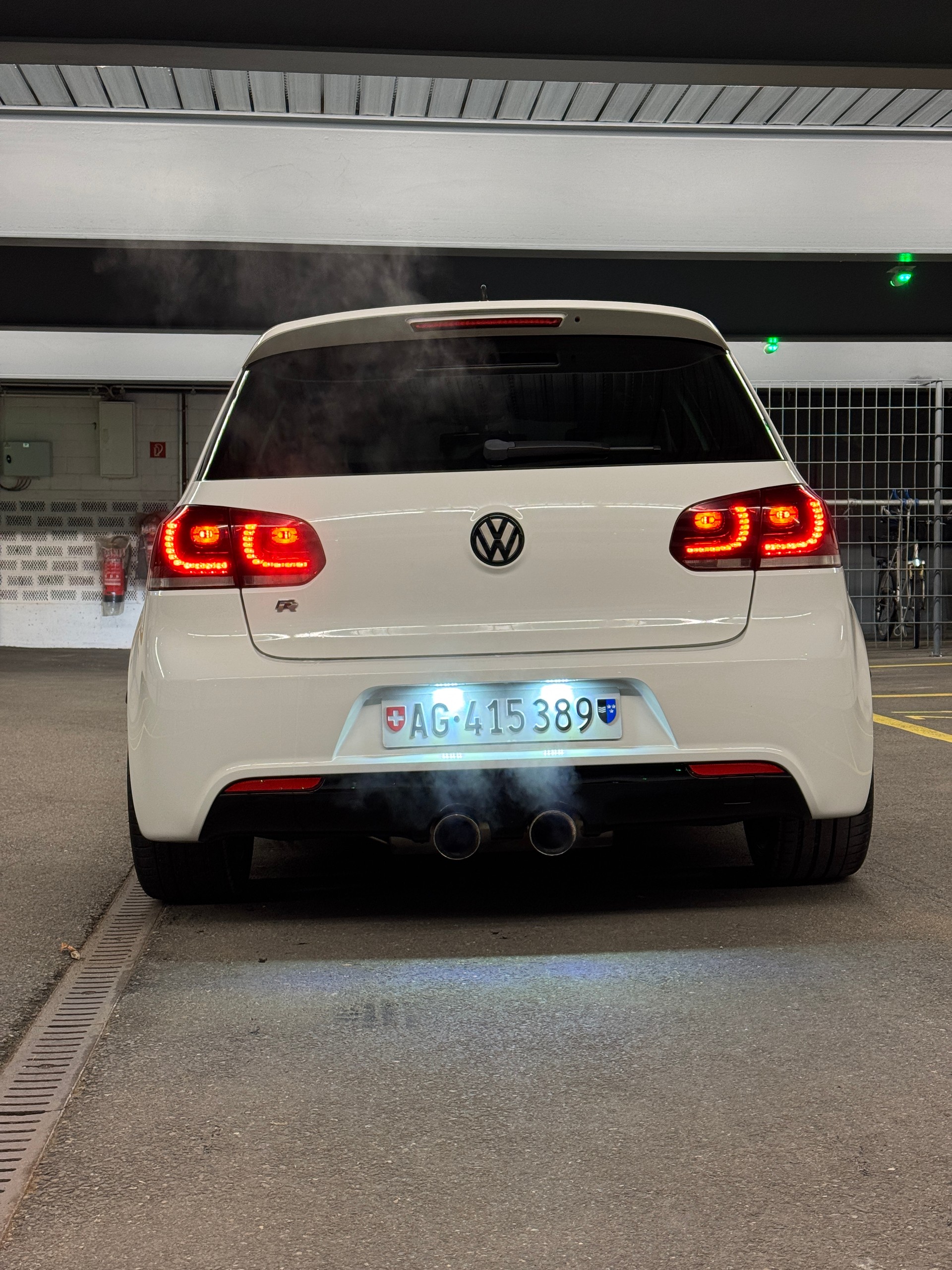 VW 2.0 TSI R DSG 4motion-image-3
