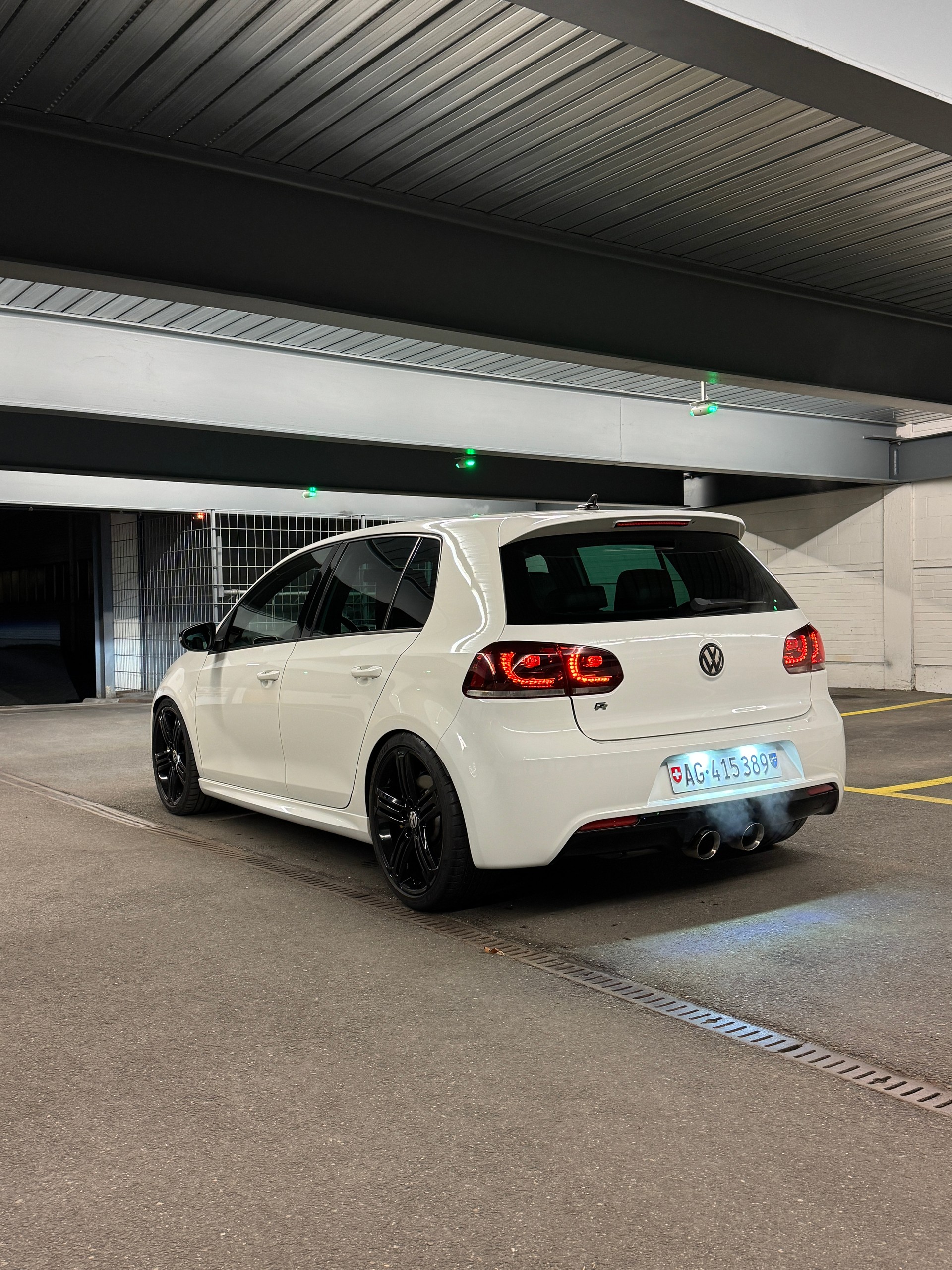 VW 2.0 TSI R DSG 4motion-image-4