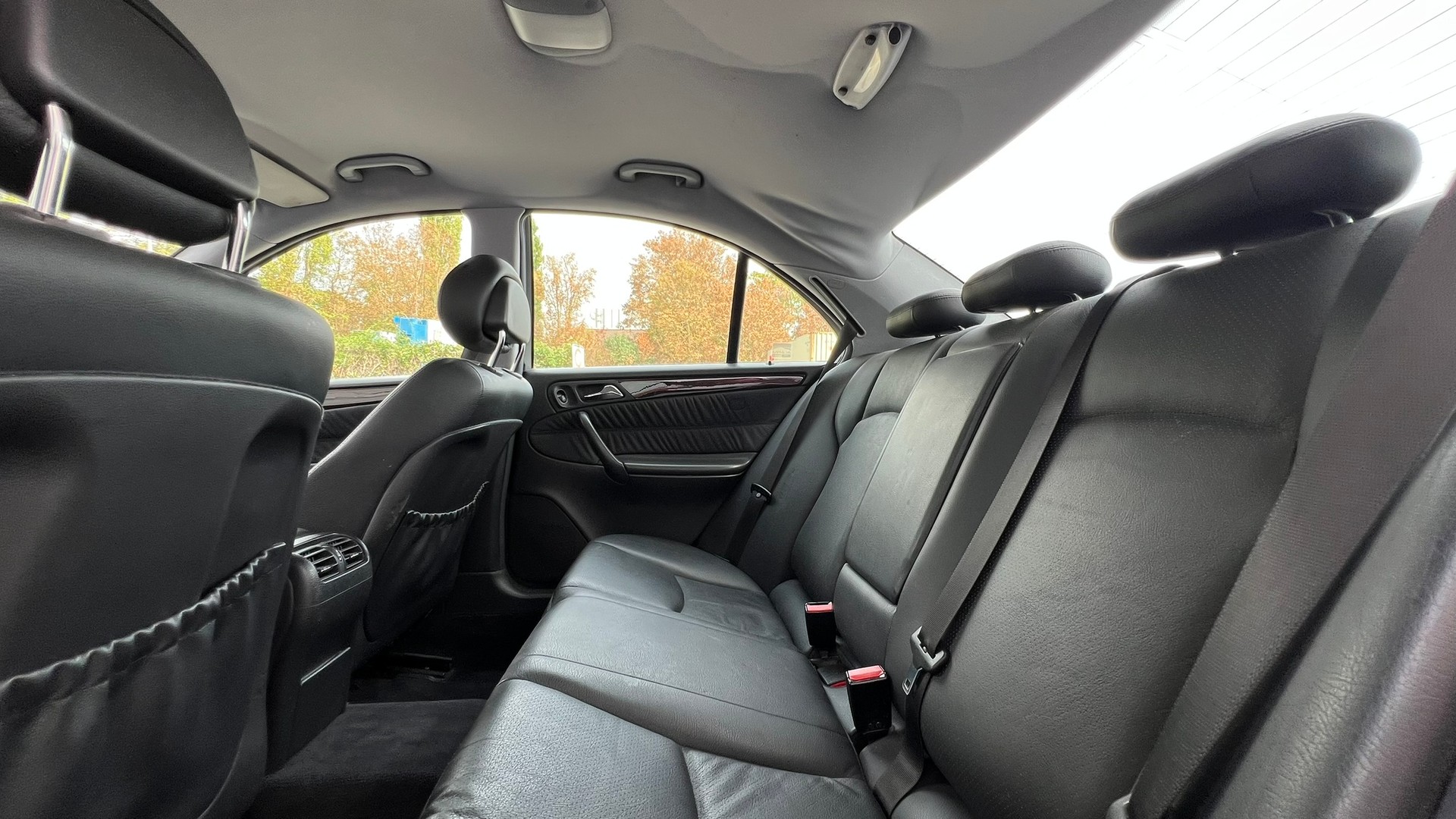 MERCEDES-BENZ C 240 ELÉGANCE AUTOMATIC l 170 PS-image-28