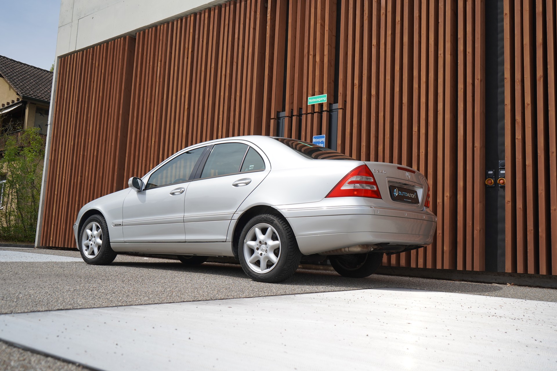 MERCEDES-BENZ C 240 ELÉGANCE AUTOMATIC l 170 PS-image-10