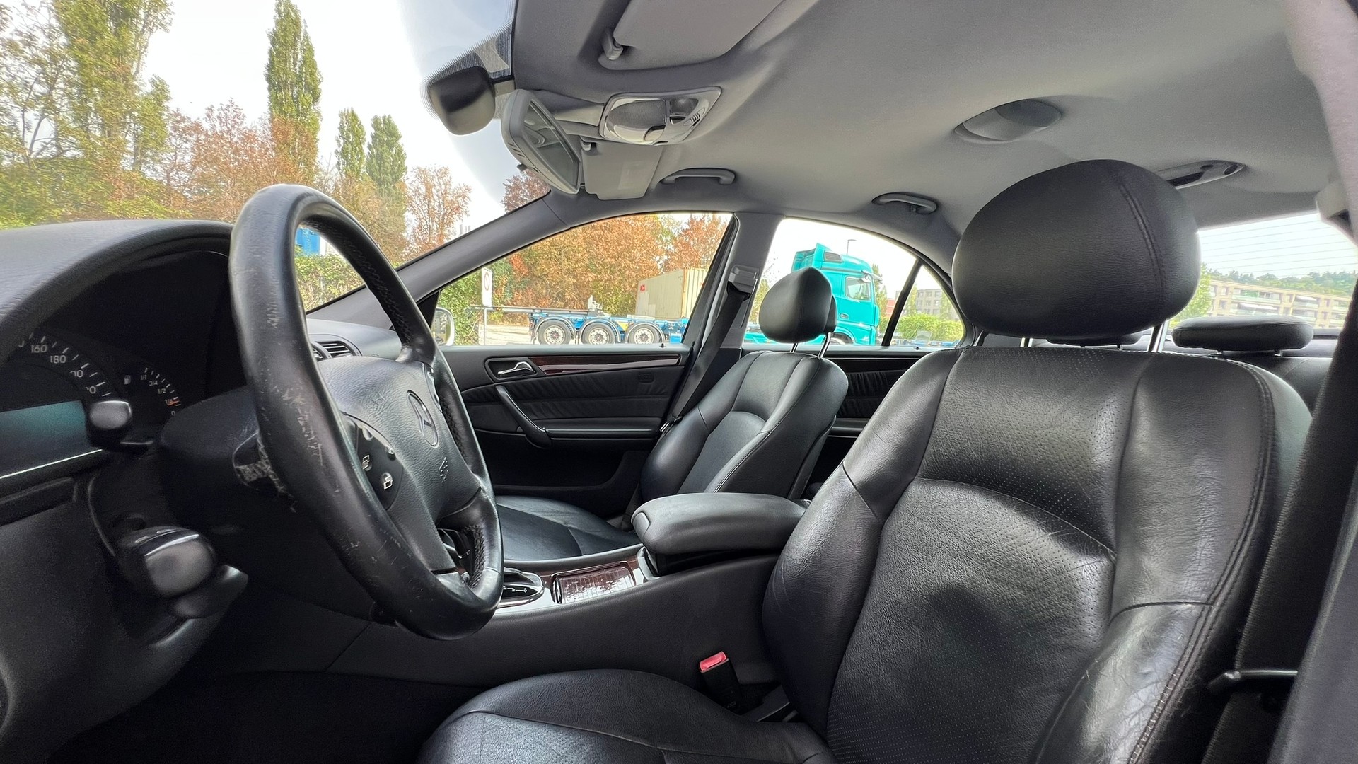 MERCEDES-BENZ C 240 ELÉGANCE AUTOMATIC l 170 PS-image-24
