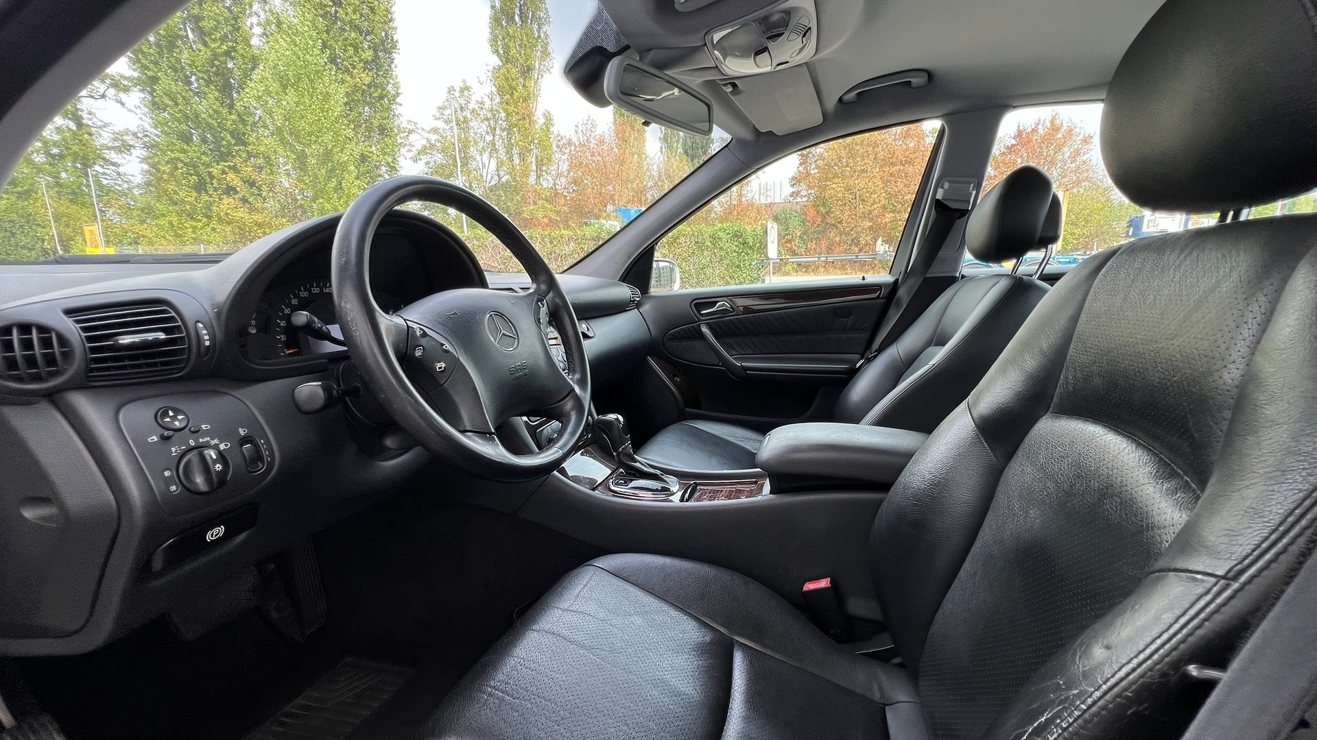 MERCEDES-BENZ C 240 ELÉGANCE AUTOMATIC l 170 PS-image-22