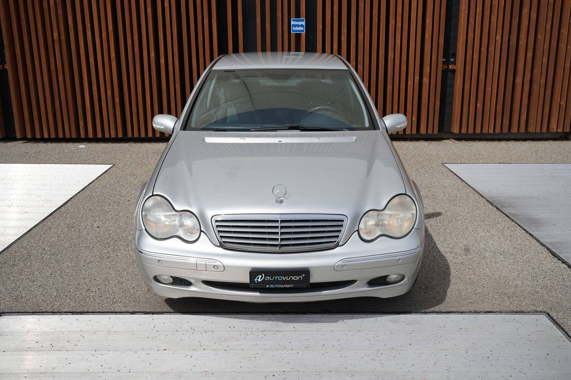 MERCEDES-BENZ C 240 ELÉGANCE AUTOMATIC l 170 PS-image-14