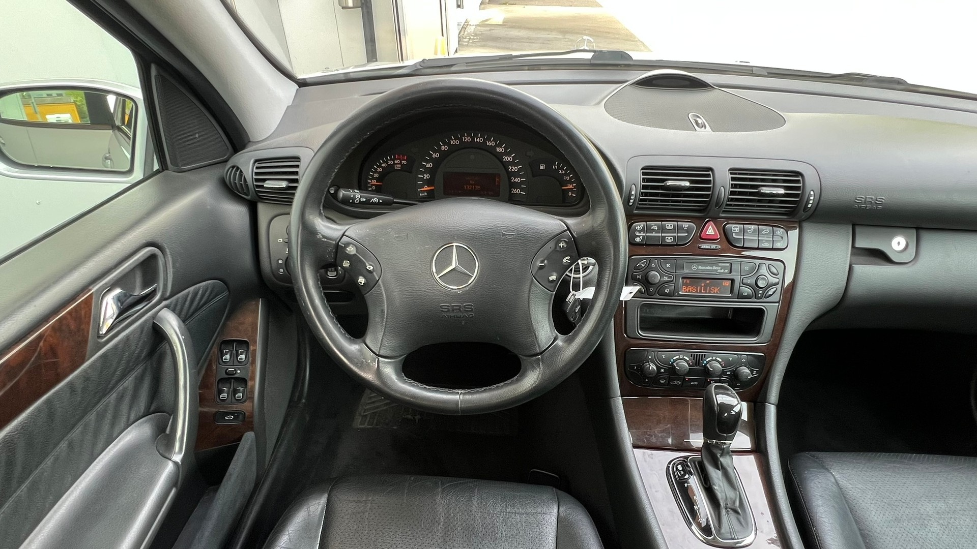 MERCEDES-BENZ C 240 ELÉGANCE AUTOMATIC l 170 PS-image-21