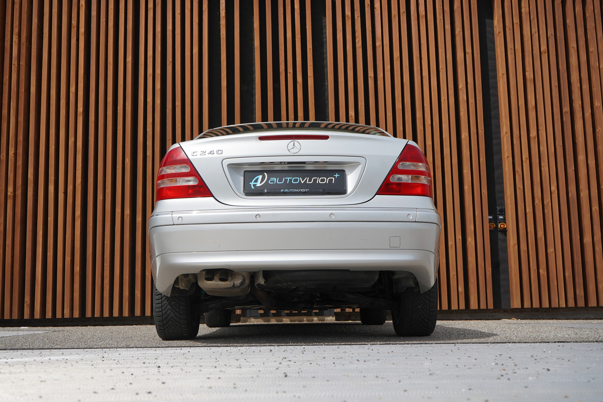 MERCEDES-BENZ C 240 ELÉGANCE AUTOMATIC l 170 PS-image-17