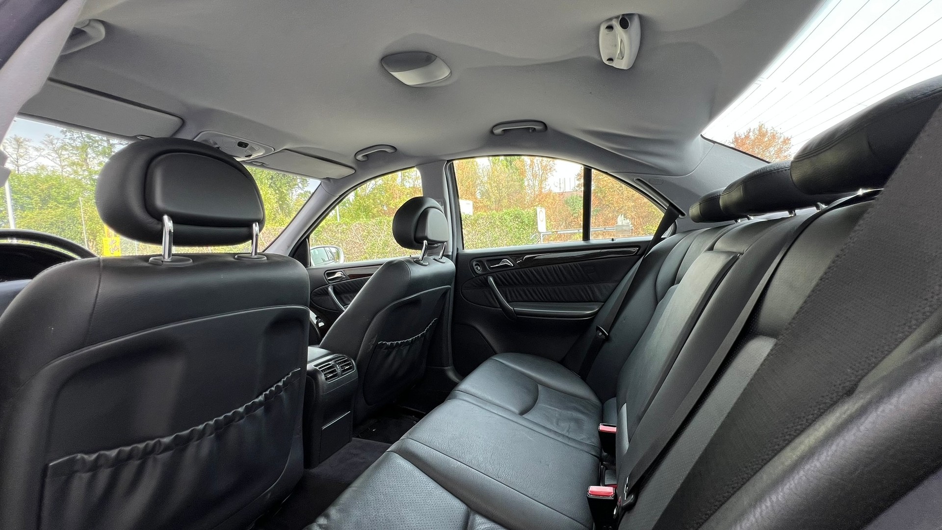 MERCEDES-BENZ C 240 ELÉGANCE AUTOMATIC l 170 PS-image-26