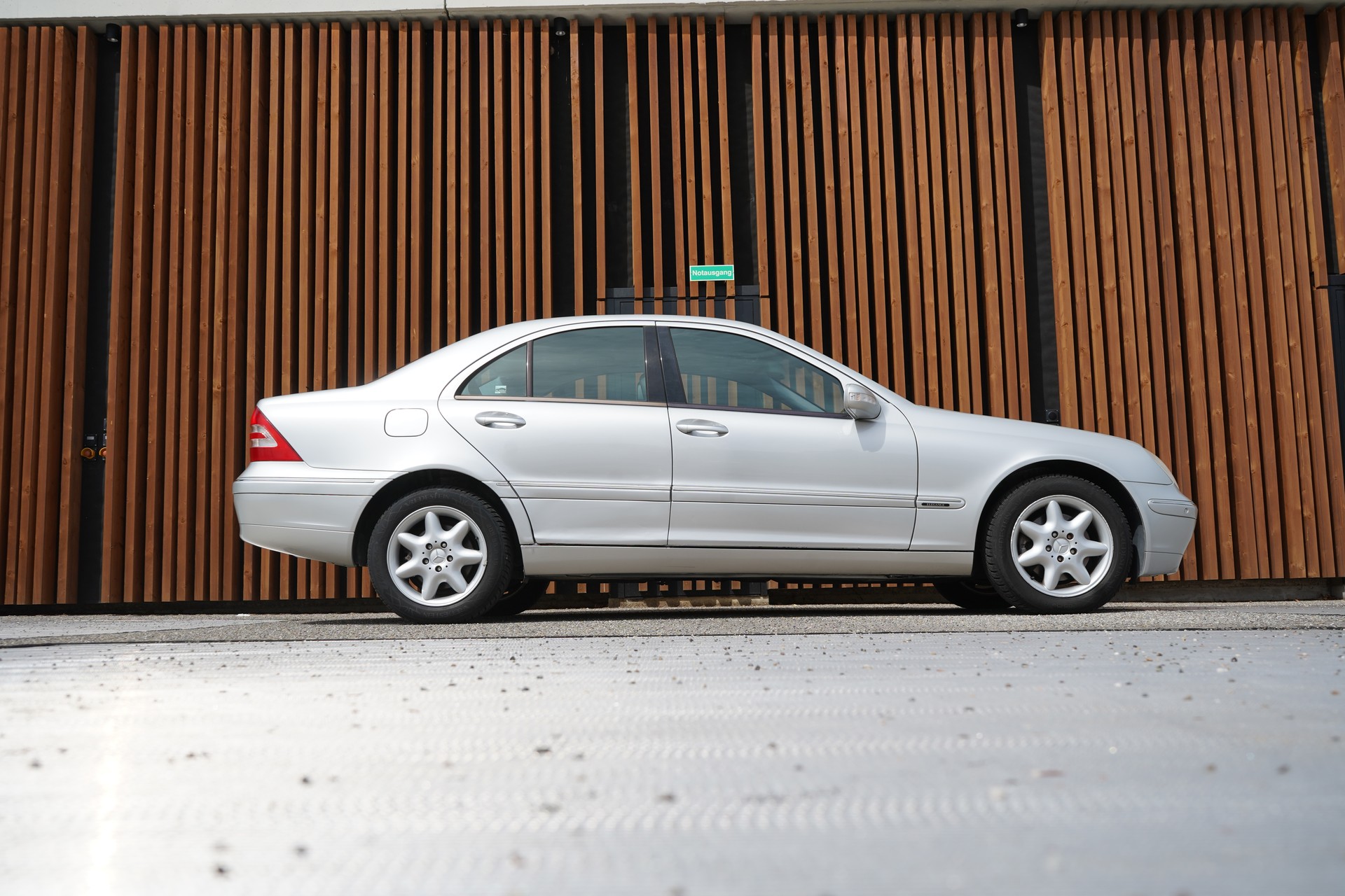 MERCEDES-BENZ C 240 ELÉGANCE AUTOMATIC l 170 PS