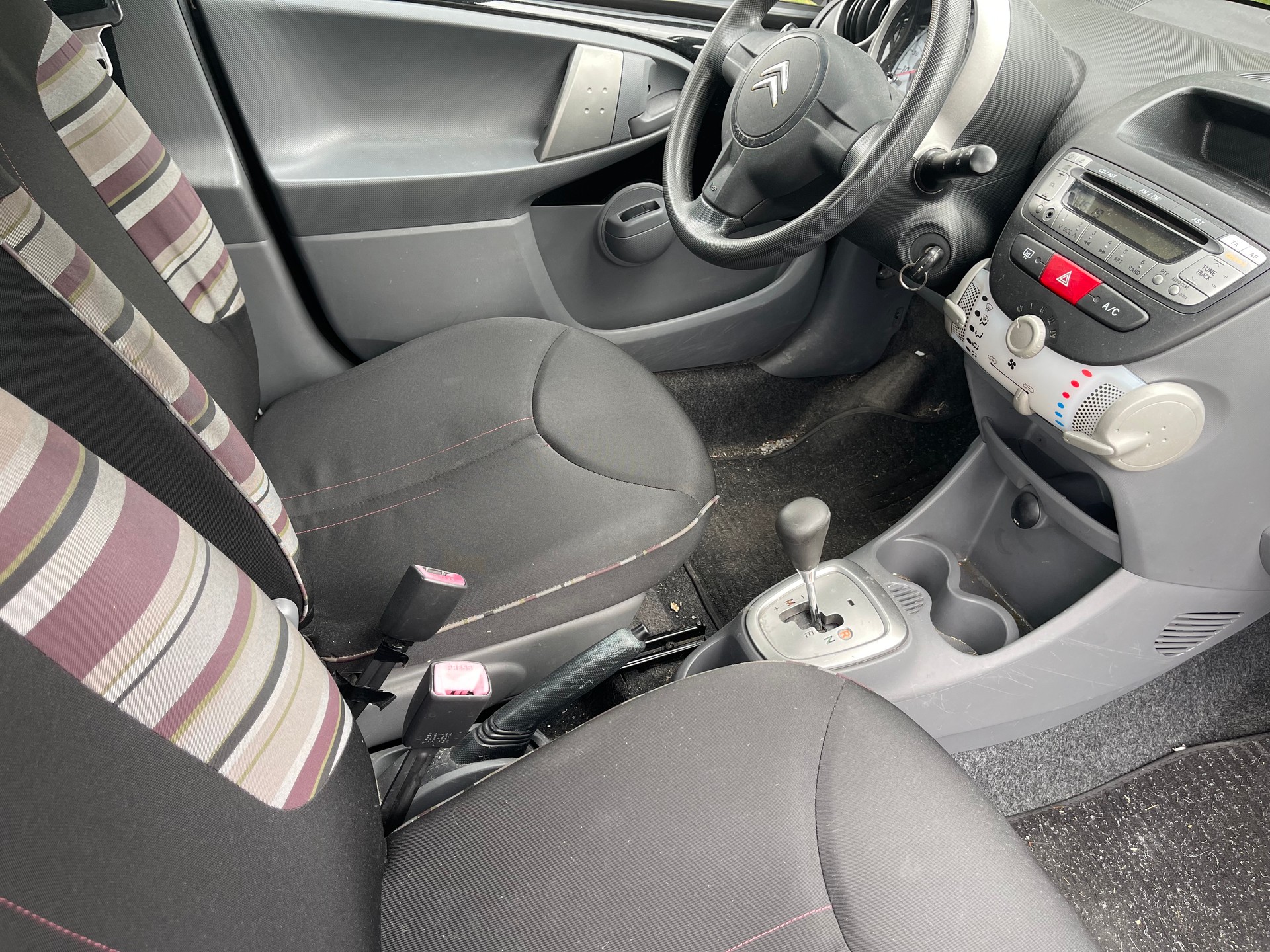 CITROEN C1 1.0i Chic (SX) SensoDrive-image-10