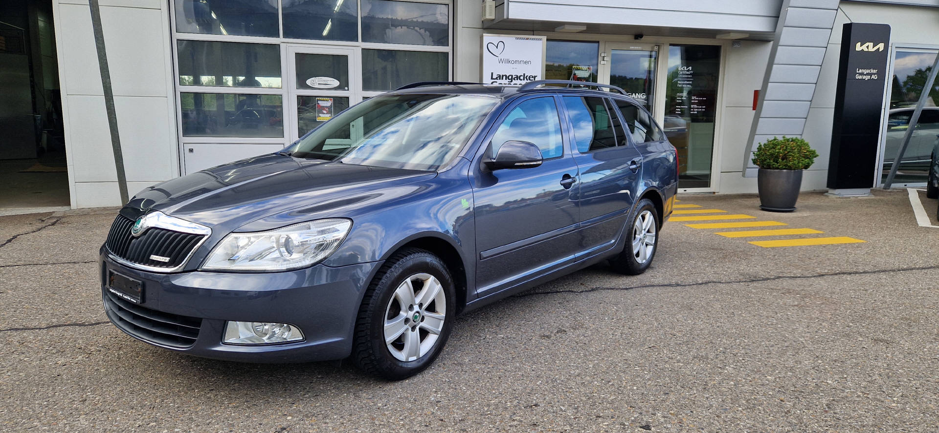 SKODA Octavia Combi 1.6 TDI GreenLine-image-1