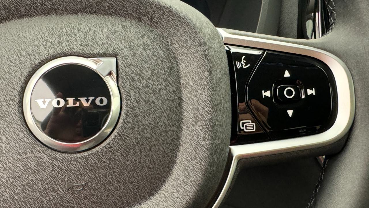 VOLVO XC60 T6 eAWD PluginHybrid Plus Dark Geartronic-image-9