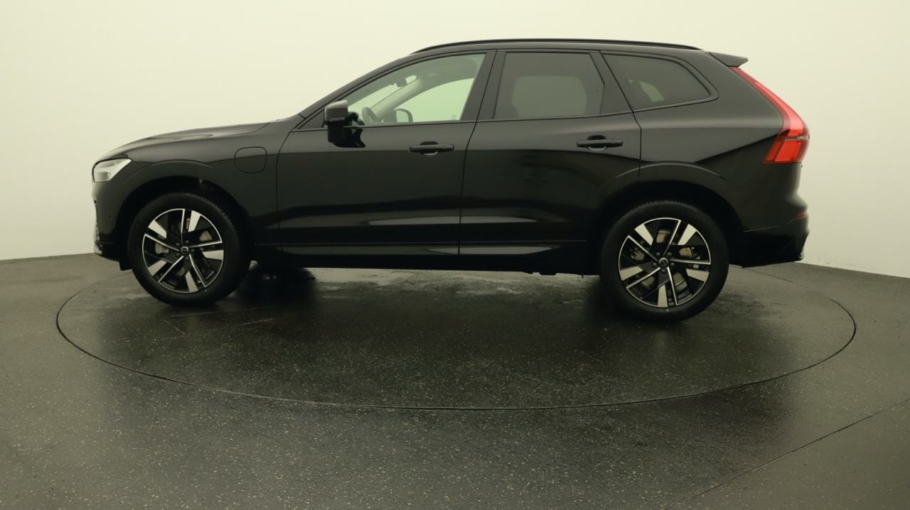 VOLVO XC60 T6 eAWD PluginHybrid Plus Dark Geartronic-image-1