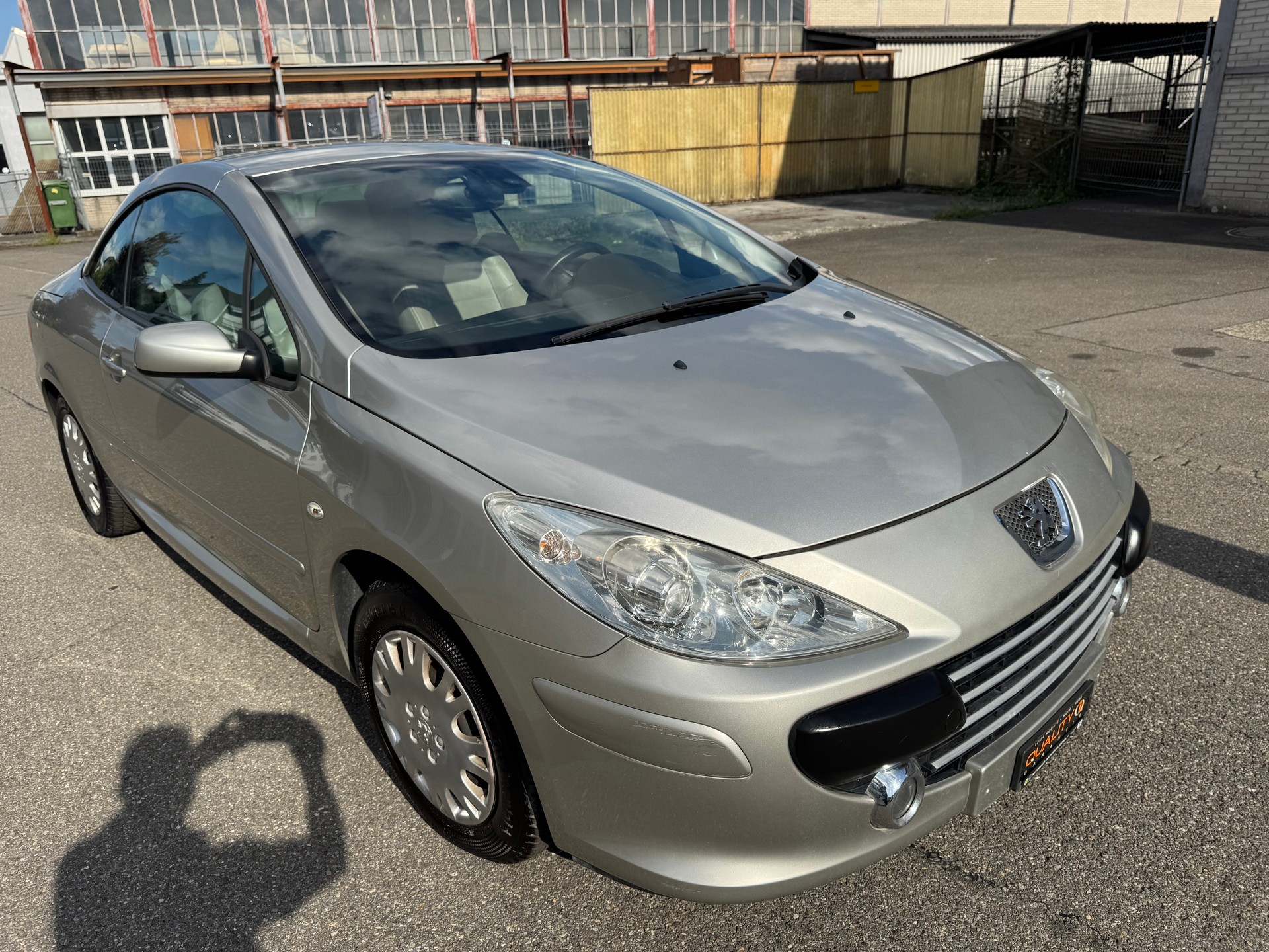 PEUGEOT 307 CC 2.0 16V Platinum Edition-image-11