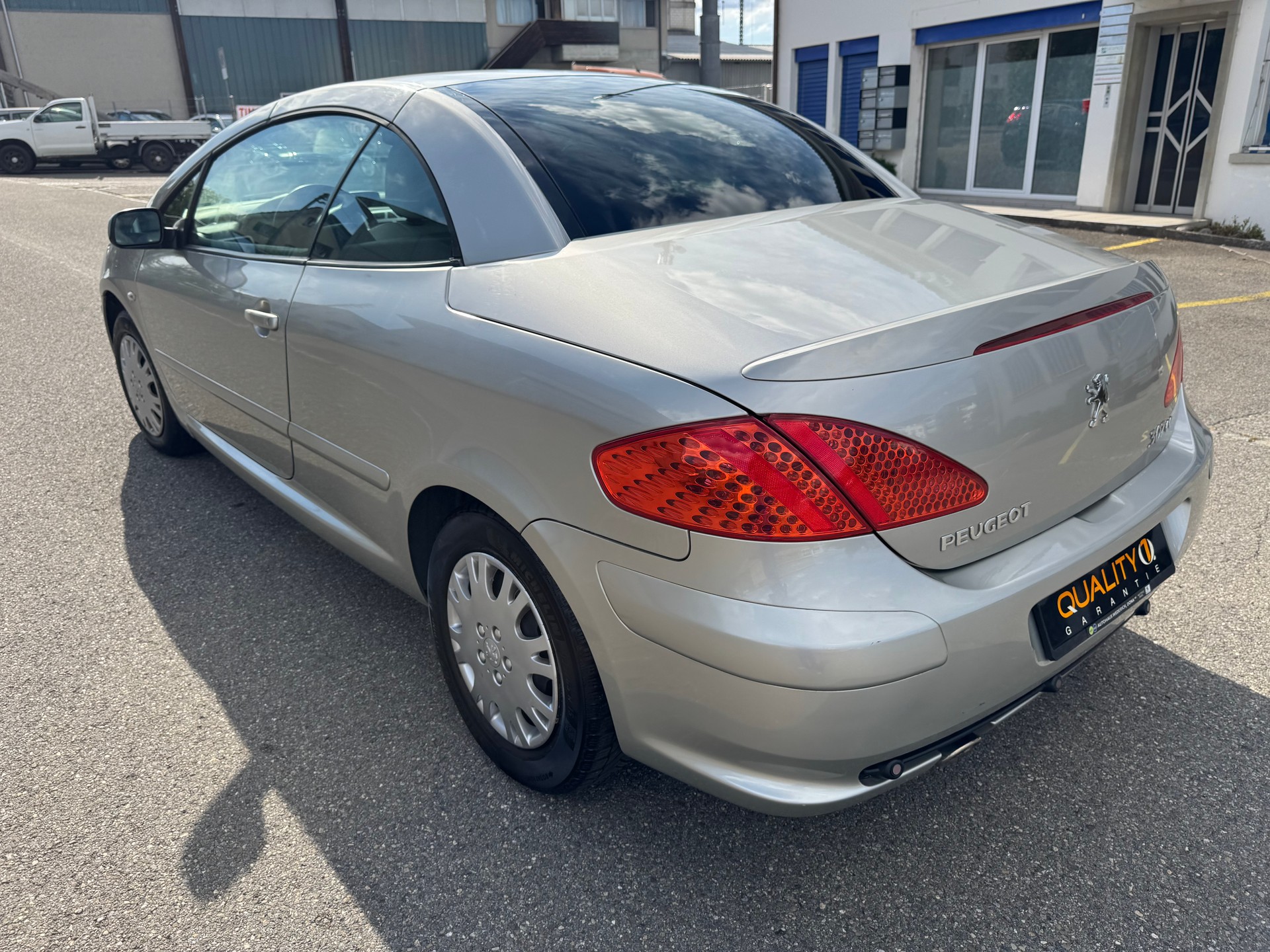 PEUGEOT 307 CC 2.0 16V Platinum Edition-image-14