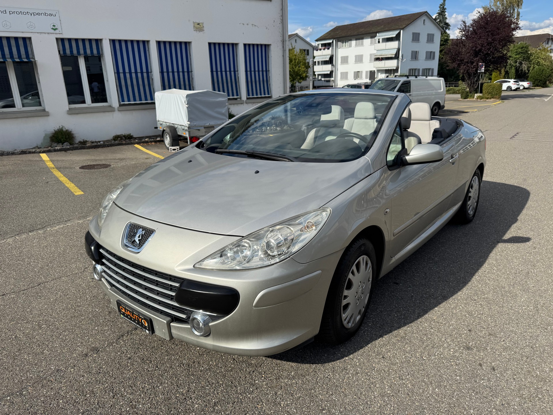 PEUGEOT 307 CC 2.0 16V Platinum Edition-image-6