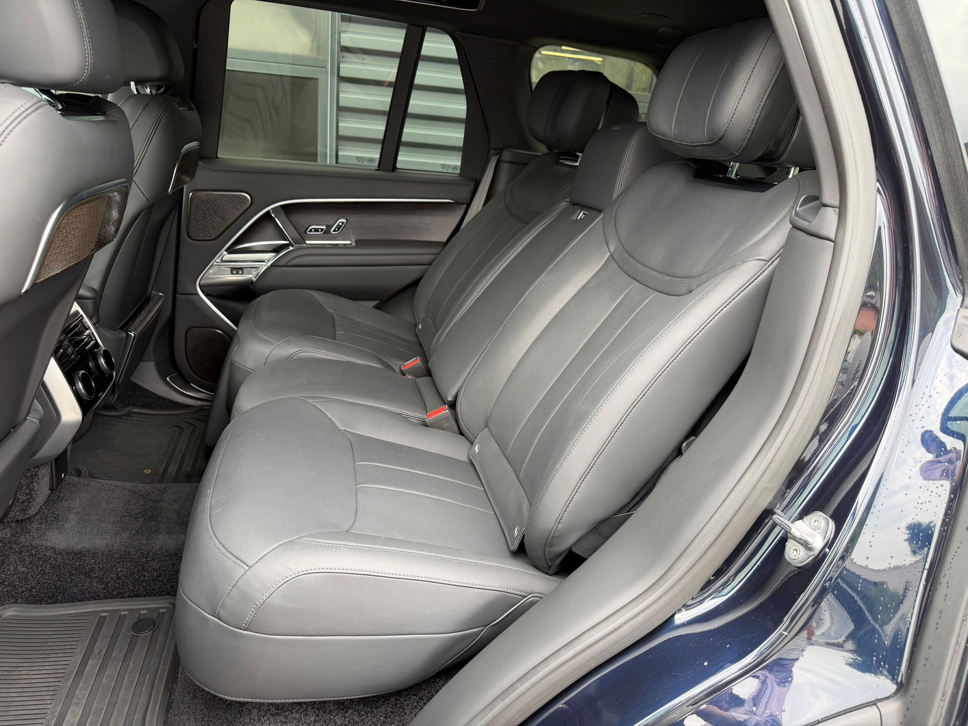 LAND ROVER Range Rover D350 3.0D I6 MHEV Autobiography Automatic-image-16