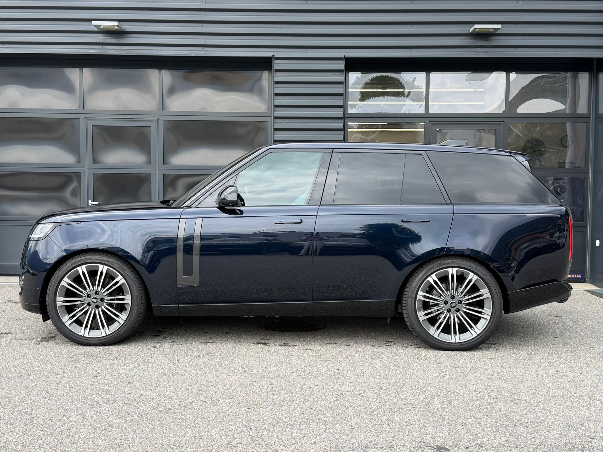 LAND ROVER Range Rover D350 3.0D I6 MHEV Autobiography Automatic-image-1