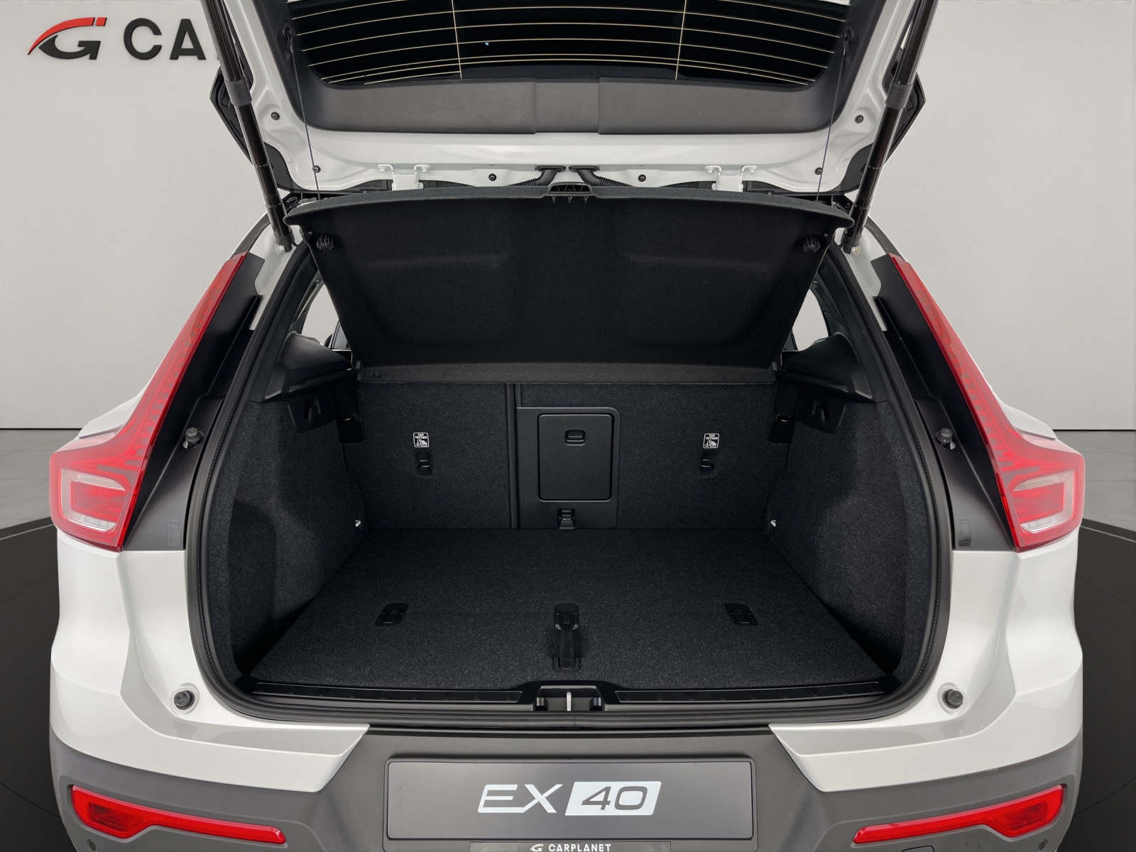 VOLVO EX40 Twin Black Edition AWD-image-5