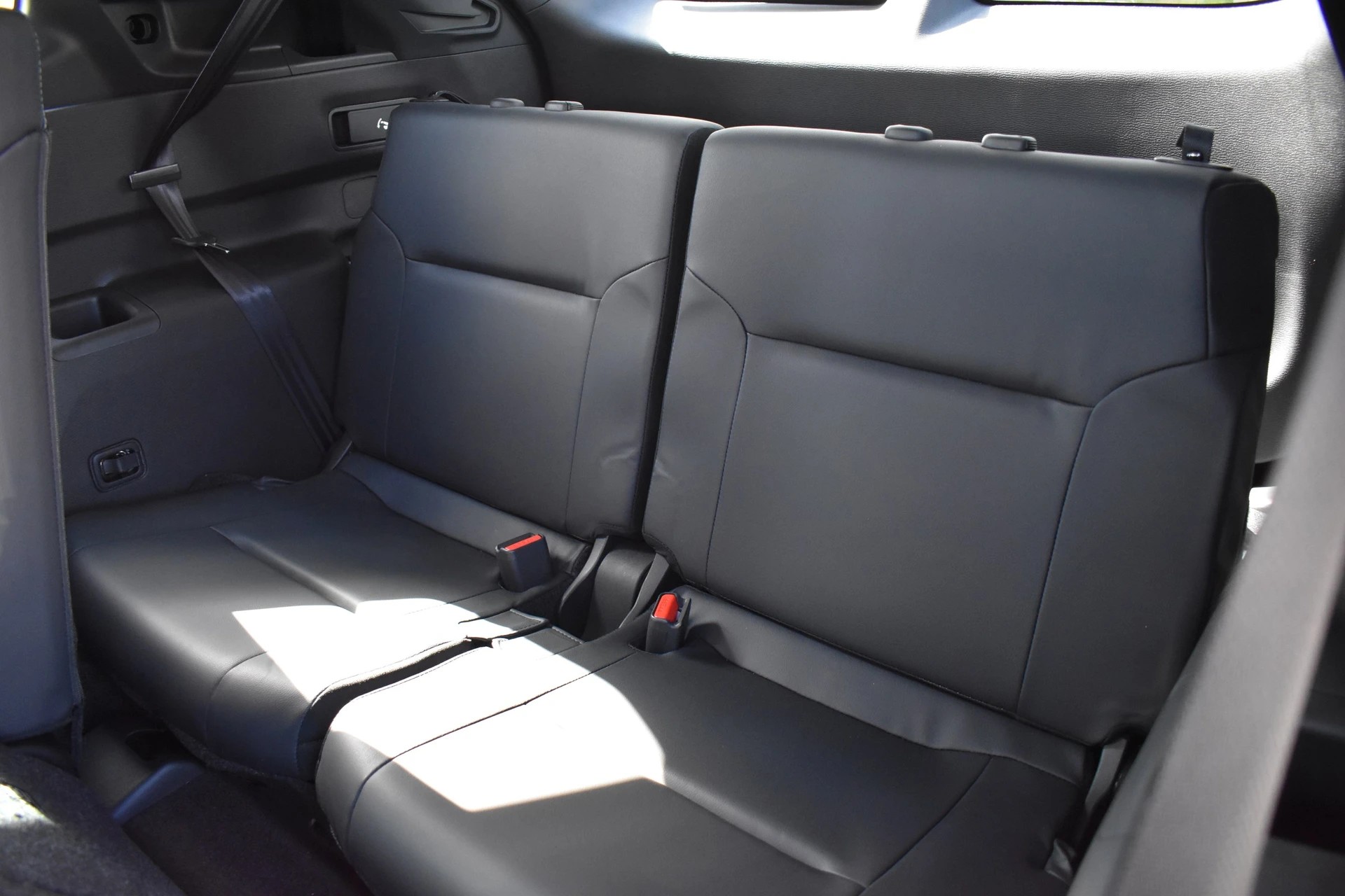 MITSUBISHI OUTLANDER S-AWC-image-11