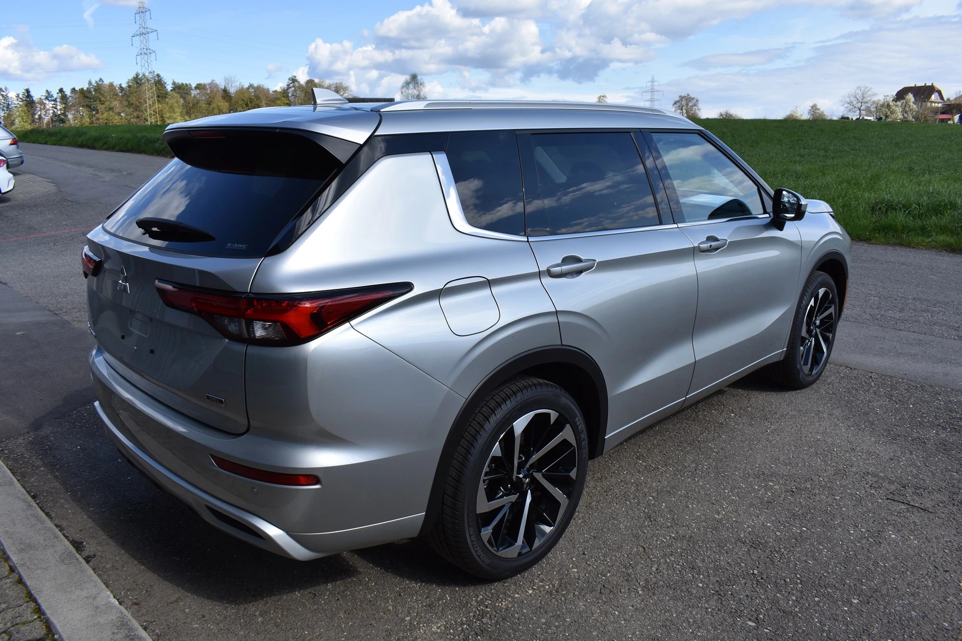MITSUBISHI OUTLANDER S-AWC-image-7