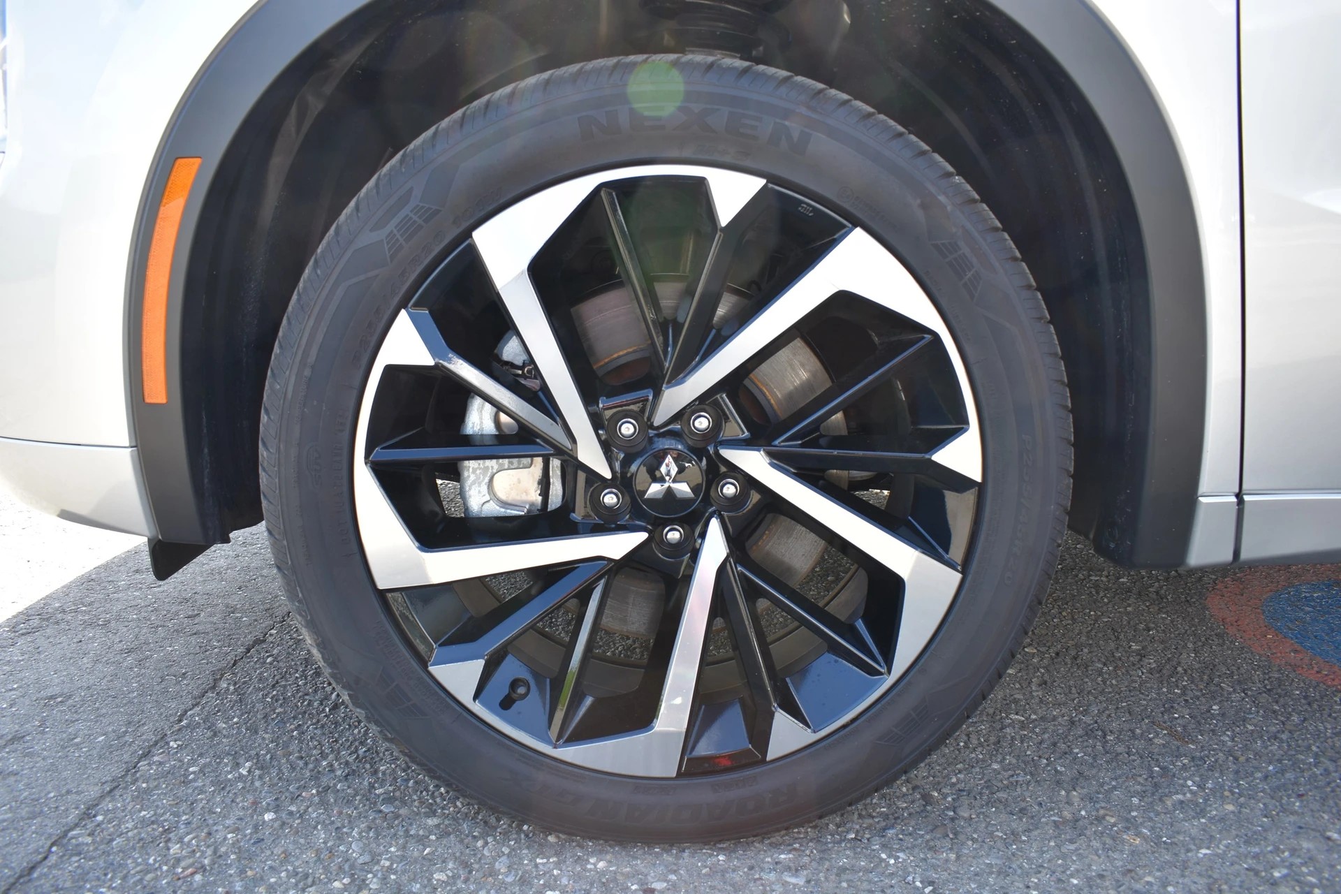 MITSUBISHI OUTLANDER S-AWC-image-8