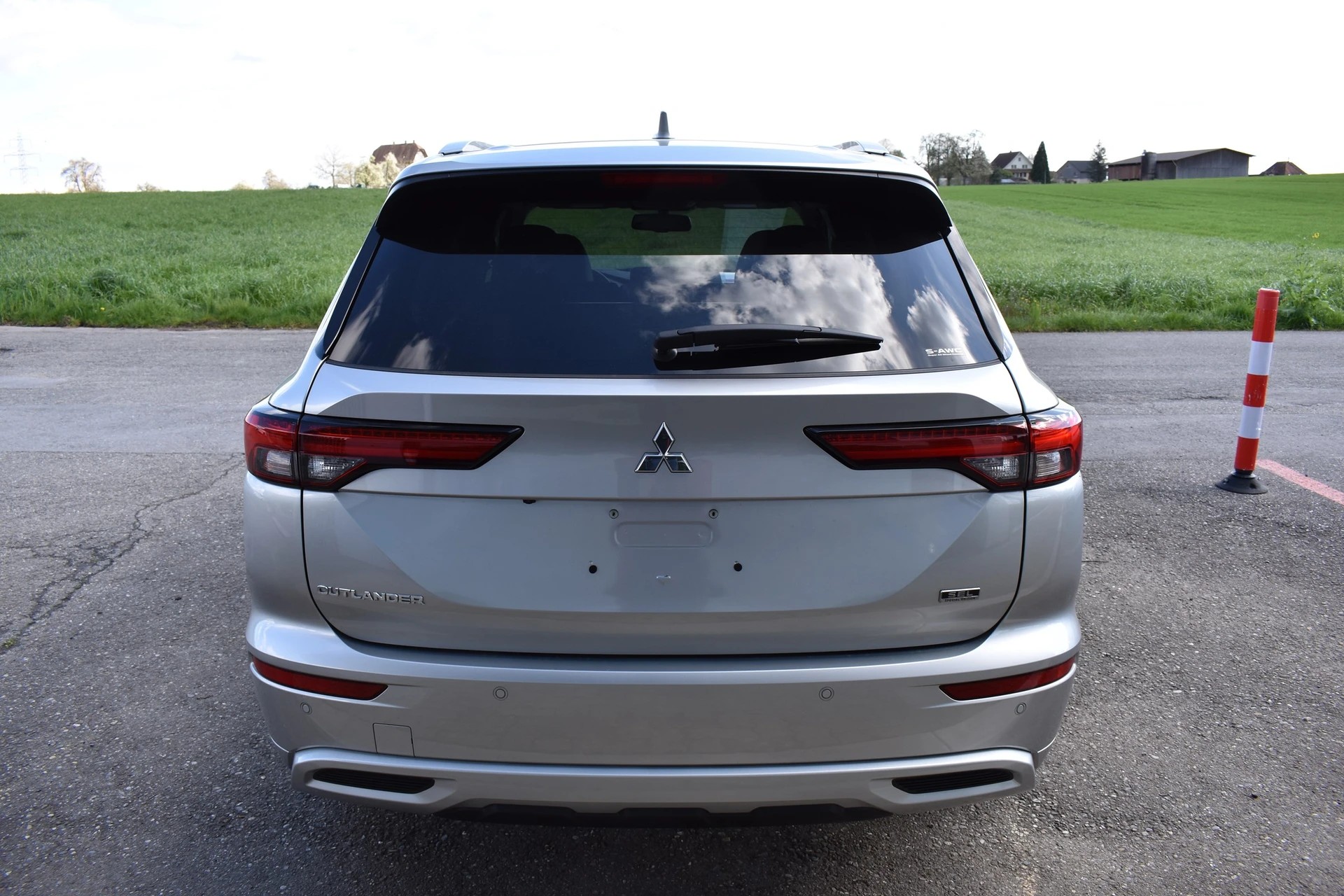 MITSUBISHI OUTLANDER S-AWC-image-6