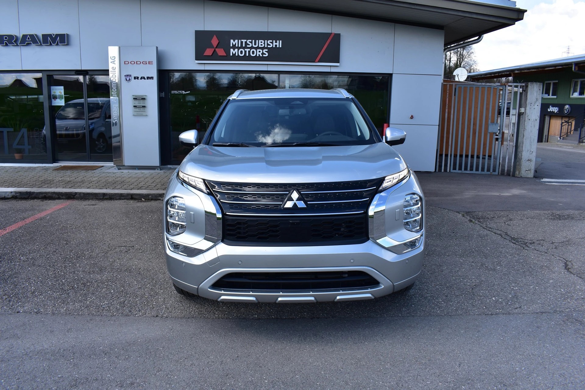 MITSUBISHI OUTLANDER S-AWC-image-0