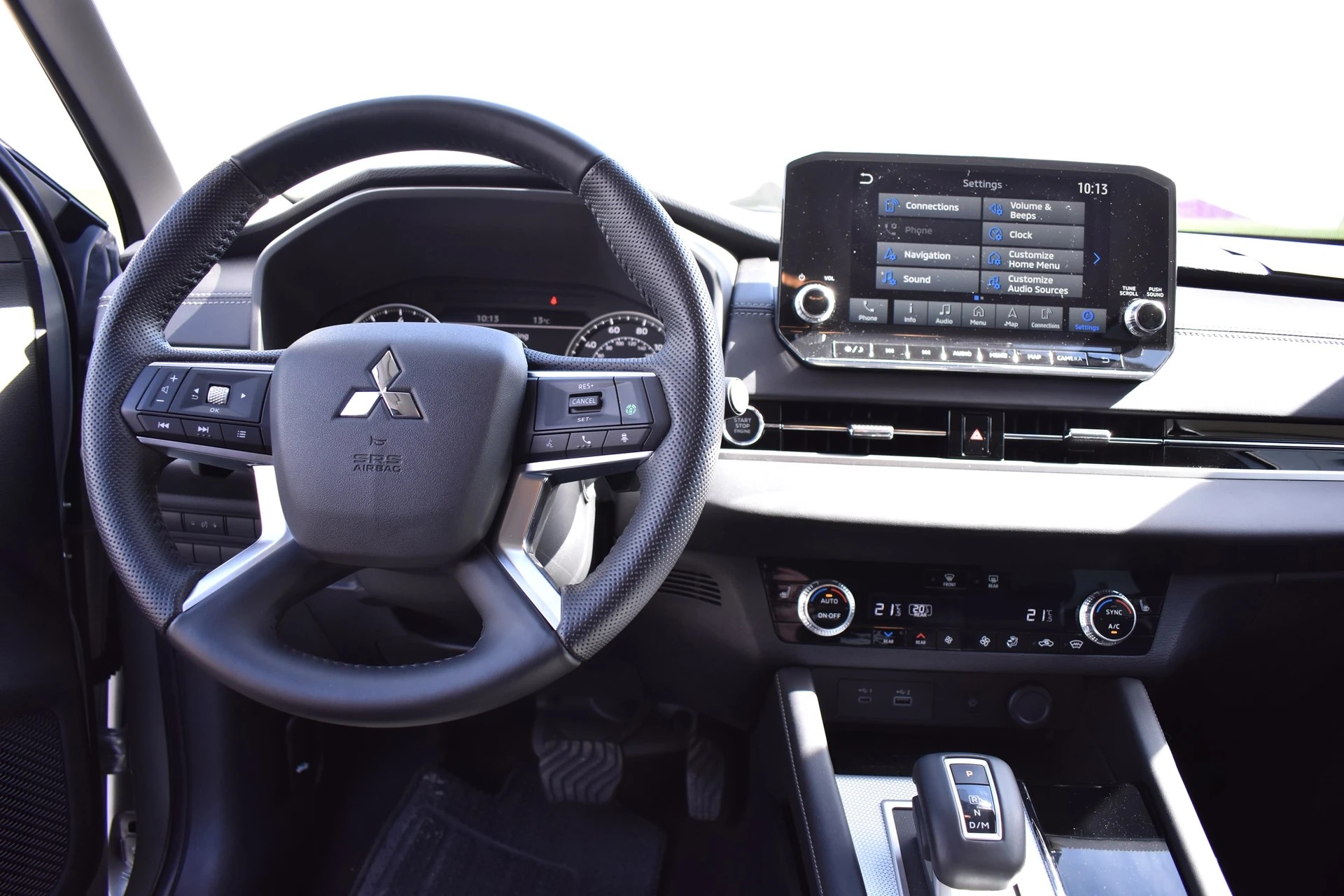 MITSUBISHI OUTLANDER S-AWC-image-13