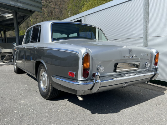 ROLLS-ROYCE Silver Spur II-image-3