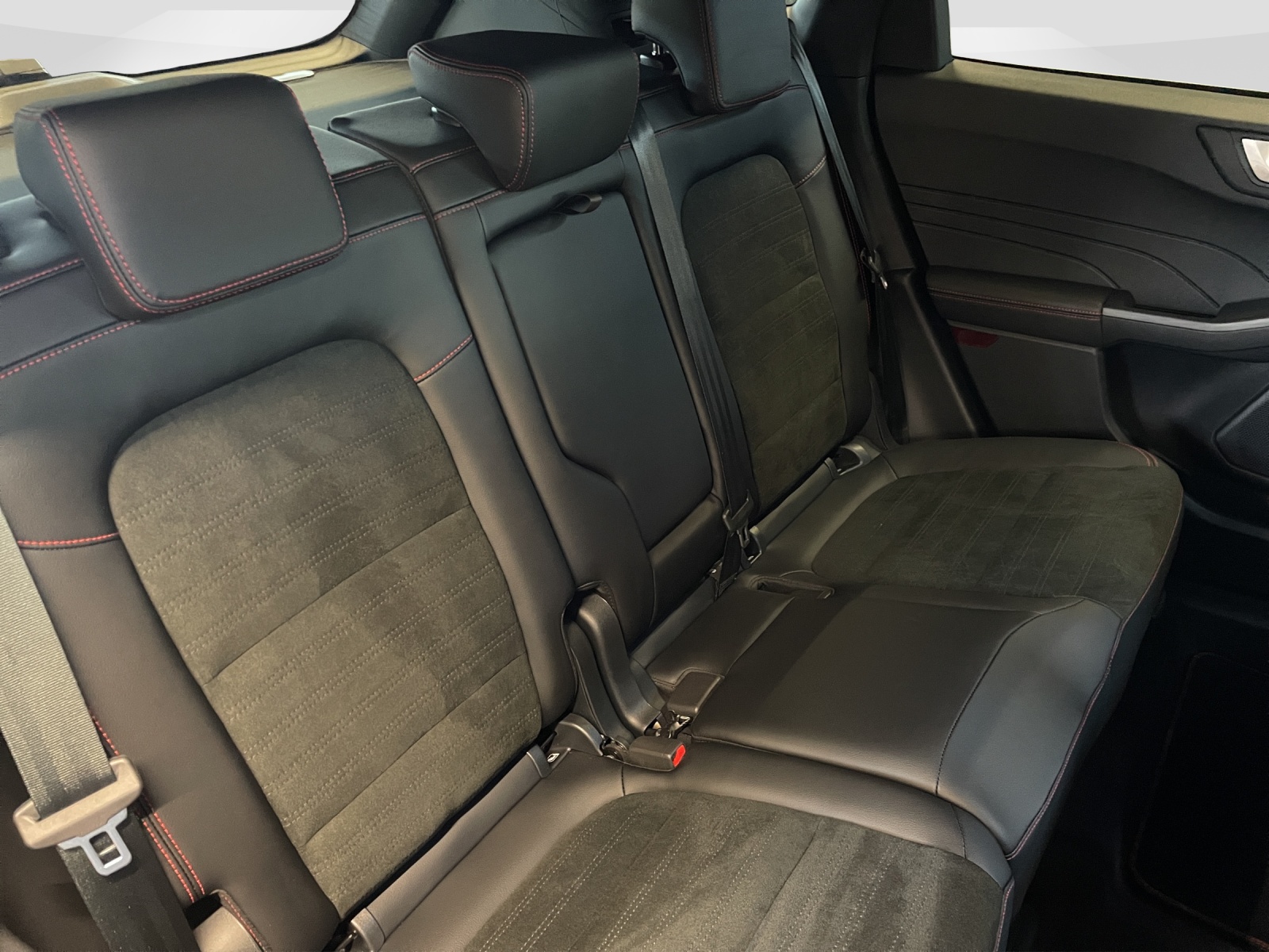 FORD Kuga 2.5 Hybrid ST-Line X 4x4-image-14