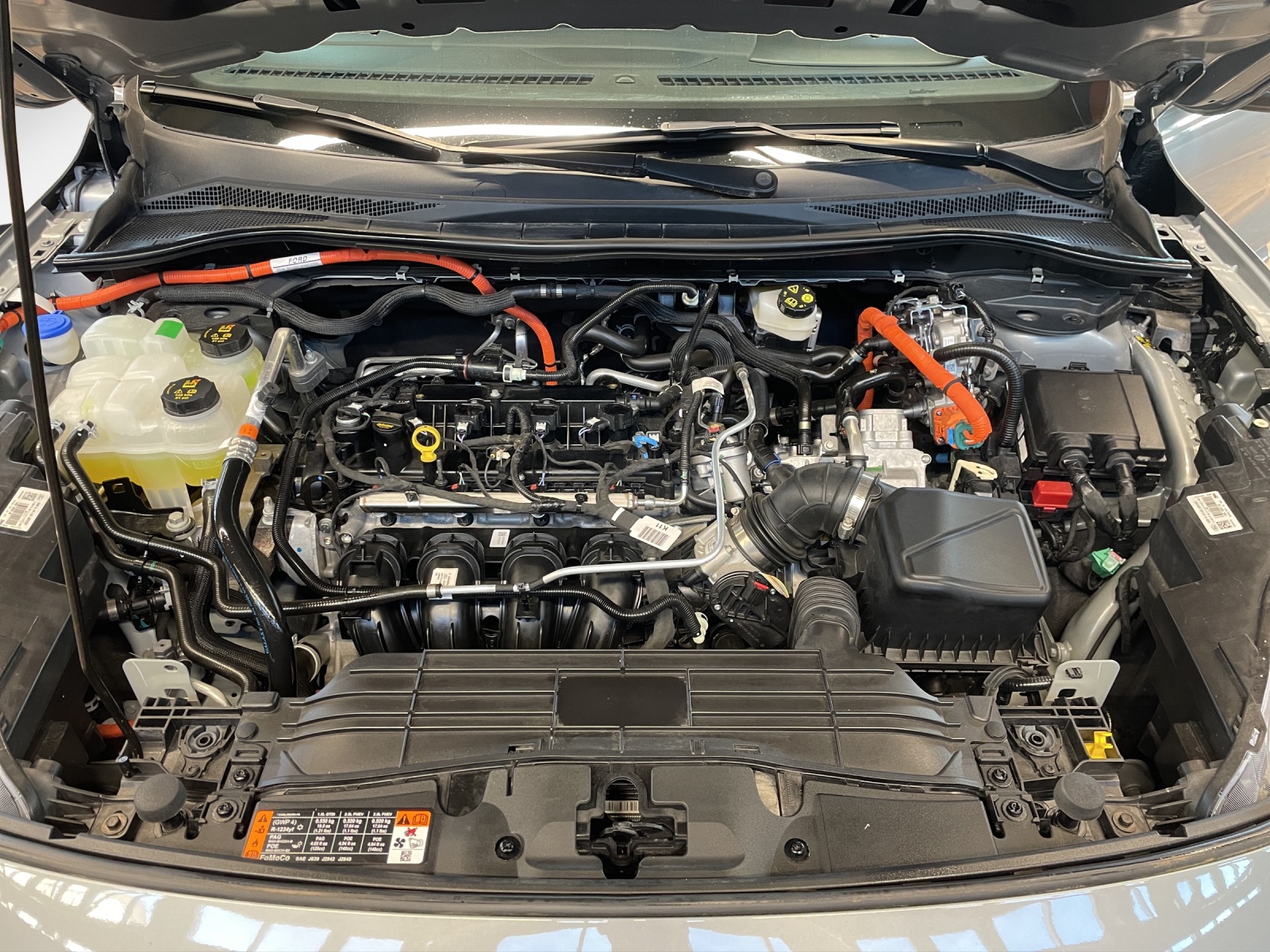 FORD Kuga 2.5 Hybrid ST-Line X 4x4-image-16