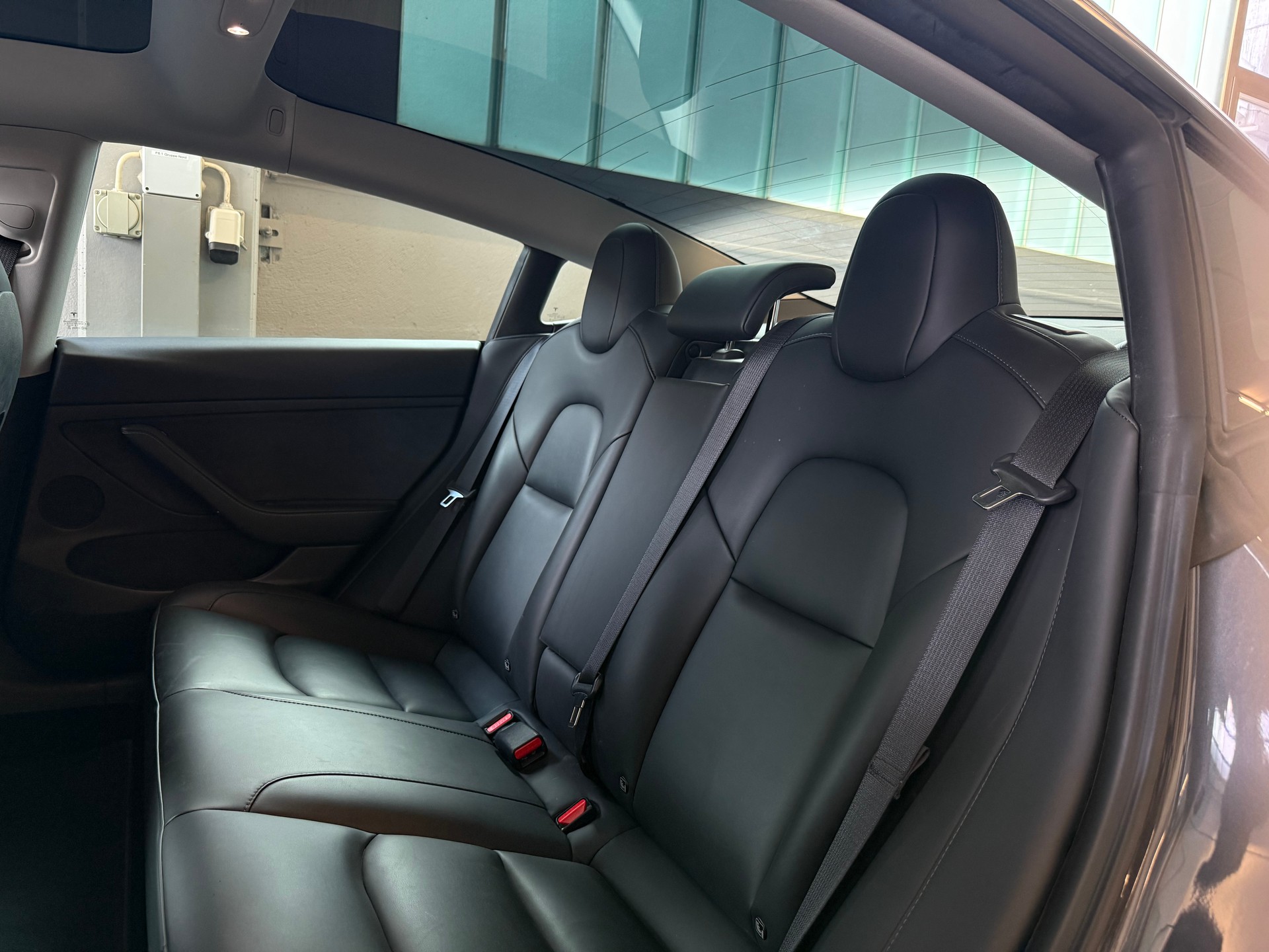 TESLA Model 3 Performance Dual Motor AWD-image-12