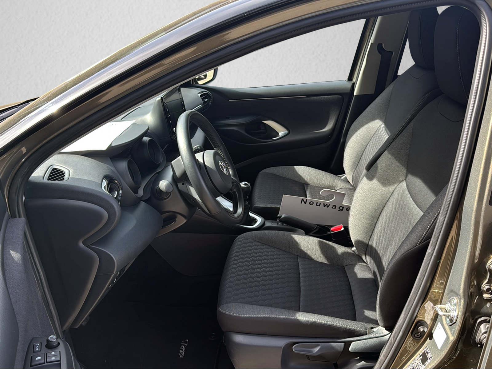 TOYOTA Yaris 1.5 VVT-iE Trend-image-2