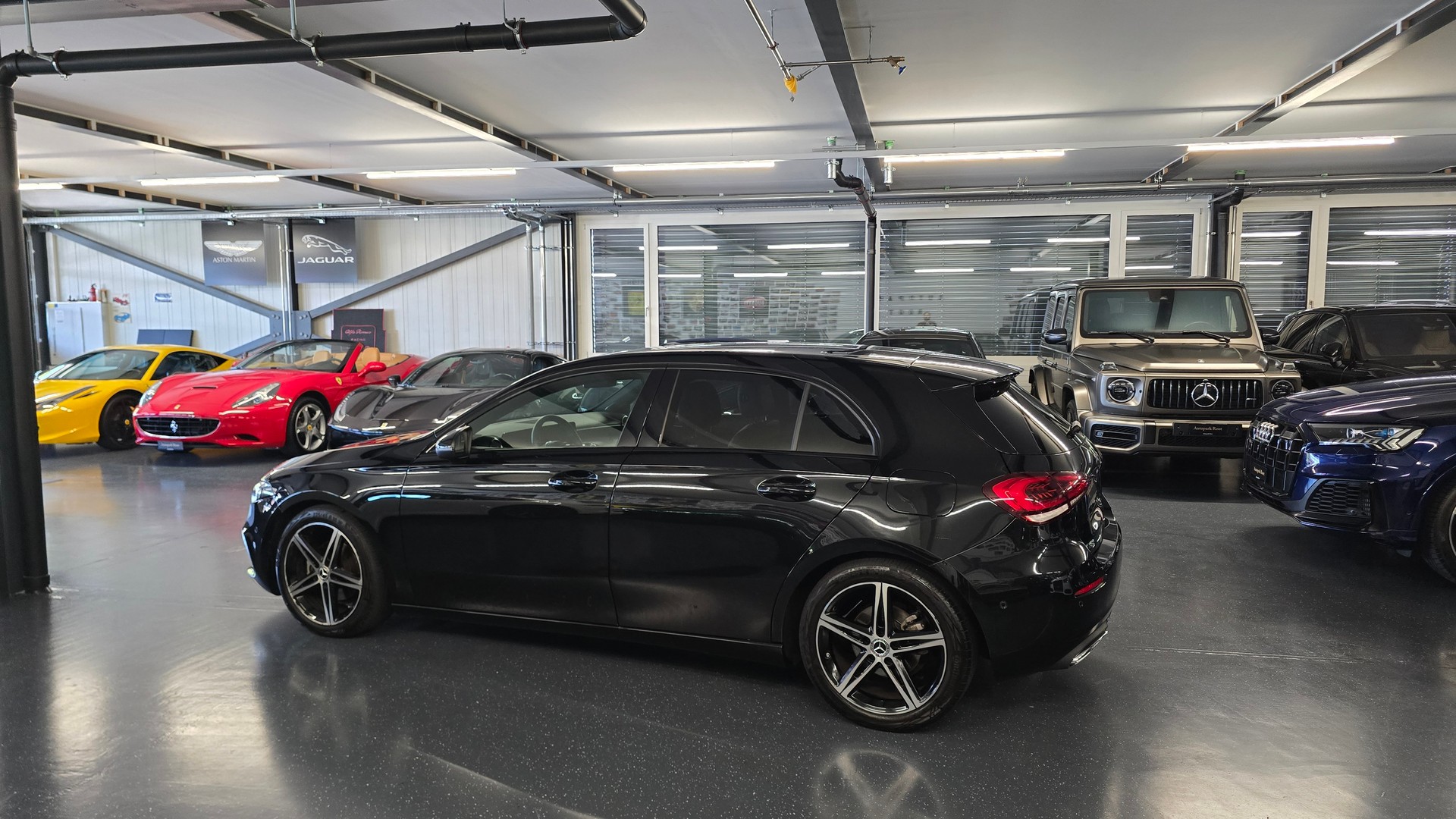 MERCEDES-BENZ A 180-image-8