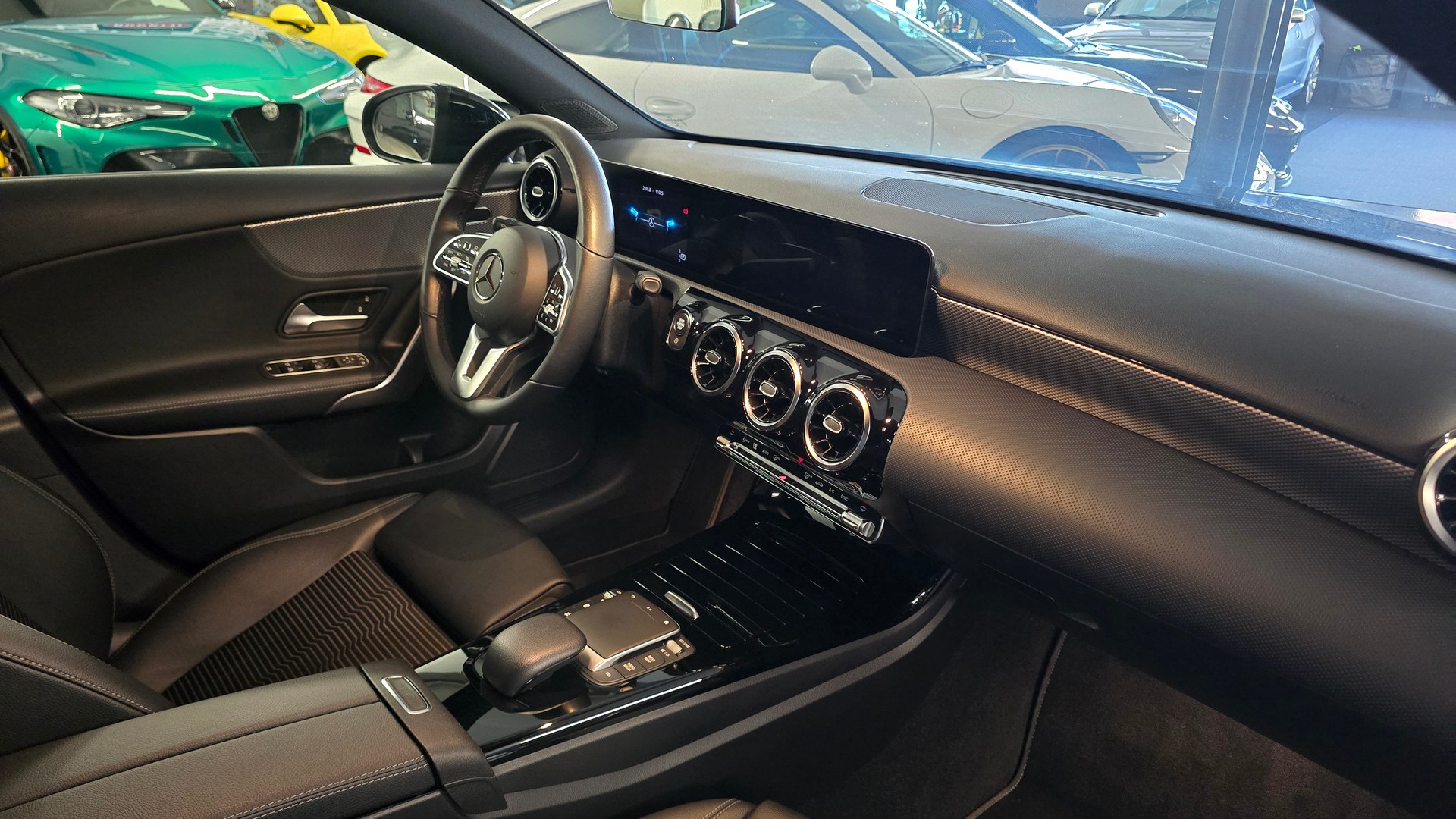 MERCEDES-BENZ A 180-image-16