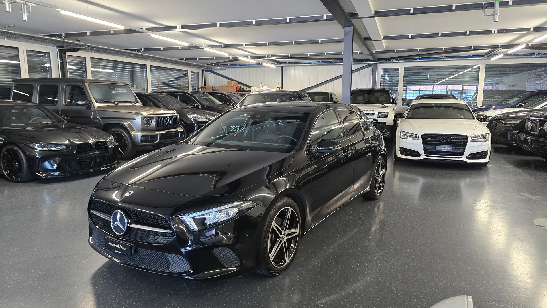 MERCEDES-BENZ A 180-image-11