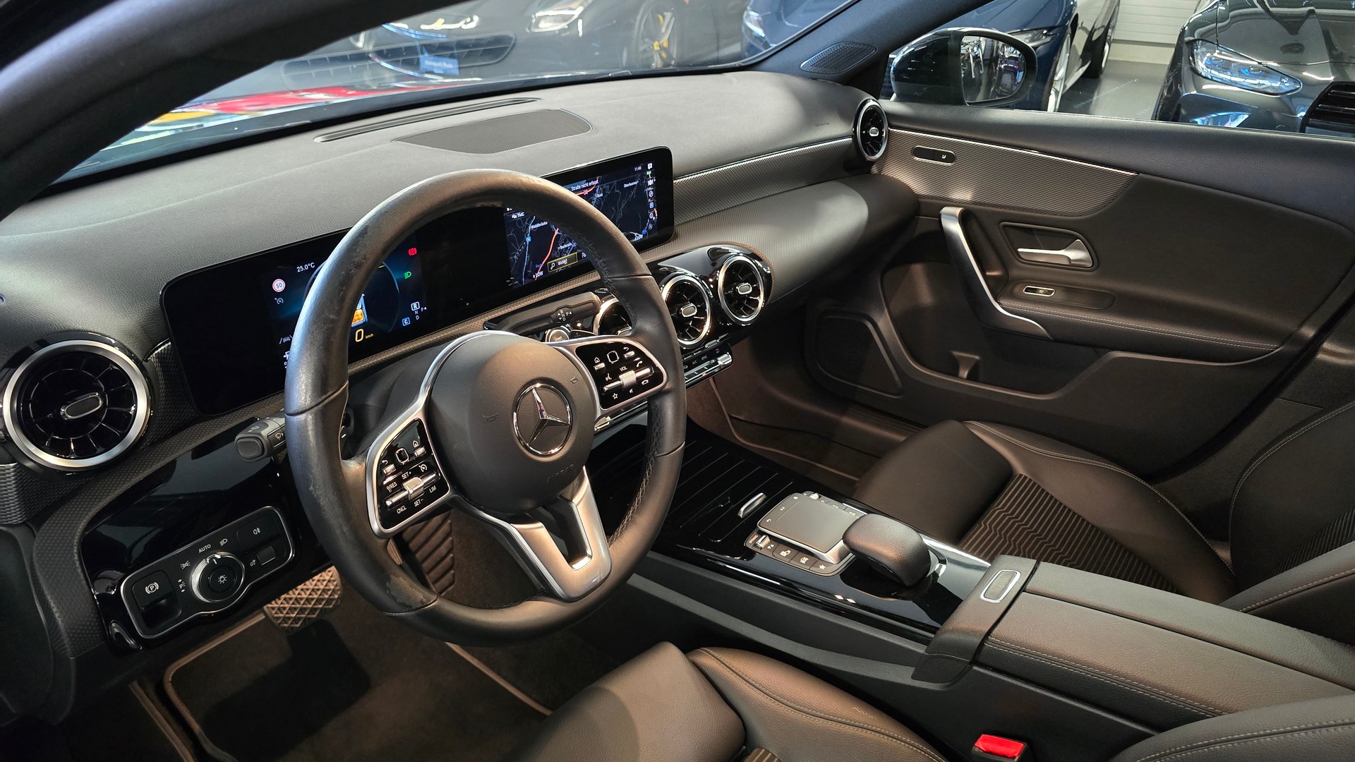 MERCEDES-BENZ A 180-image-21