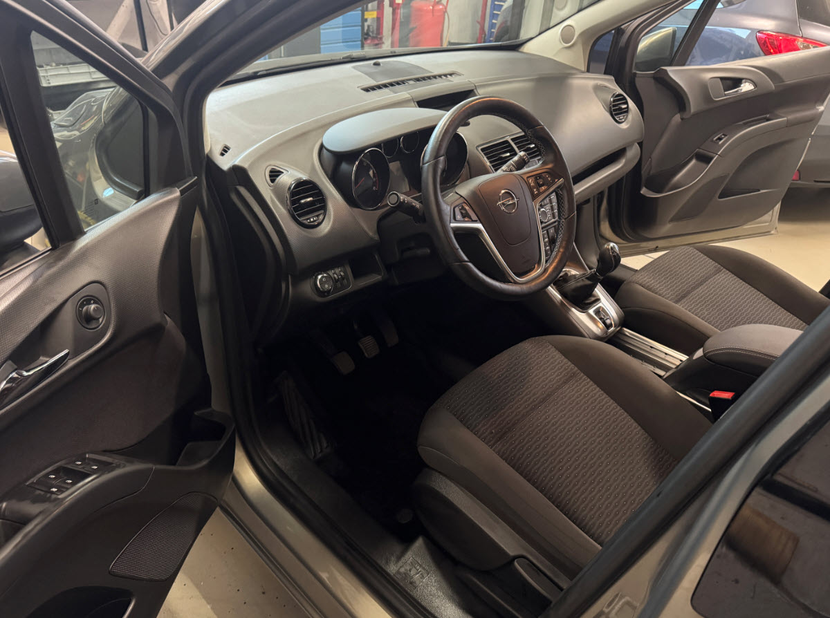 OPEL Meriva 1.4 Turbo Cosmo-image-6