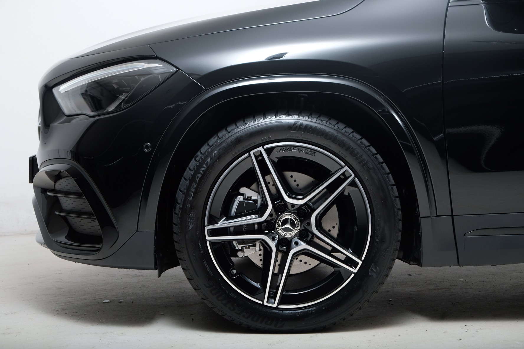MERCEDES-BENZ GLA 200 Night Star AMG Line H247-image-2