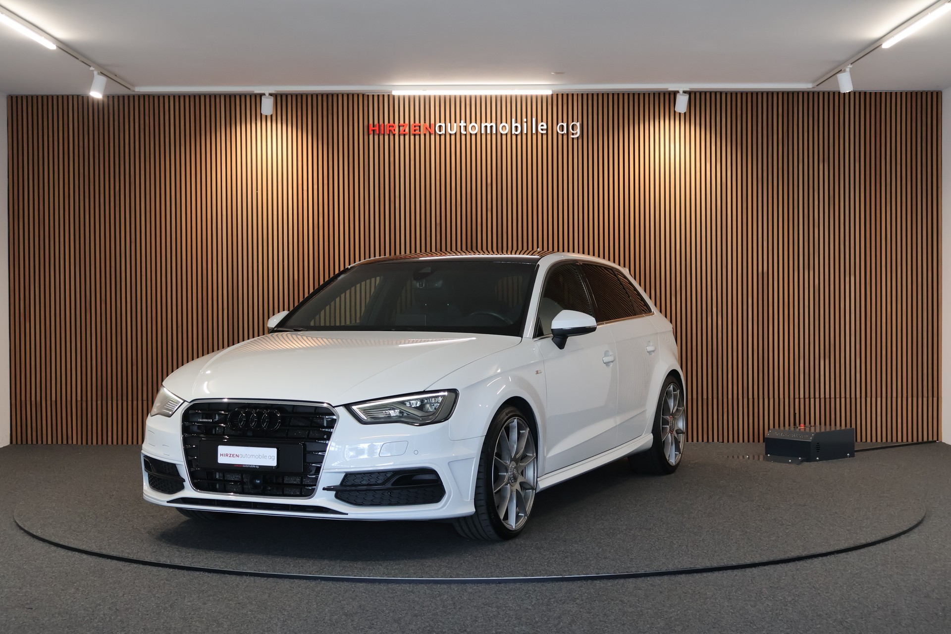 AUDI A3 Sportback 2.0 TDI S-Line quattro S-tronic-image-0